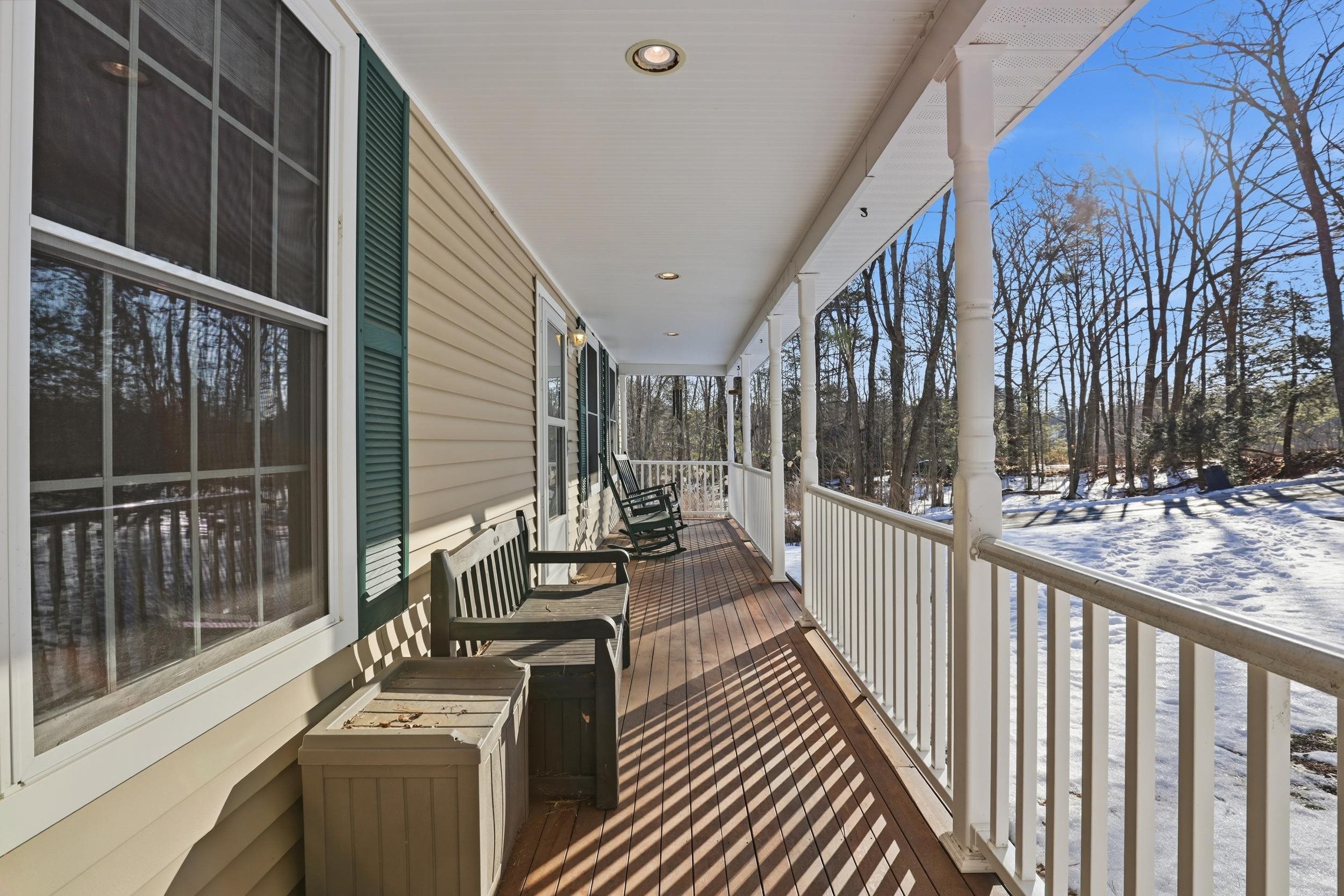 9 Lucas Pond Rd, Nottingham, NH 03290