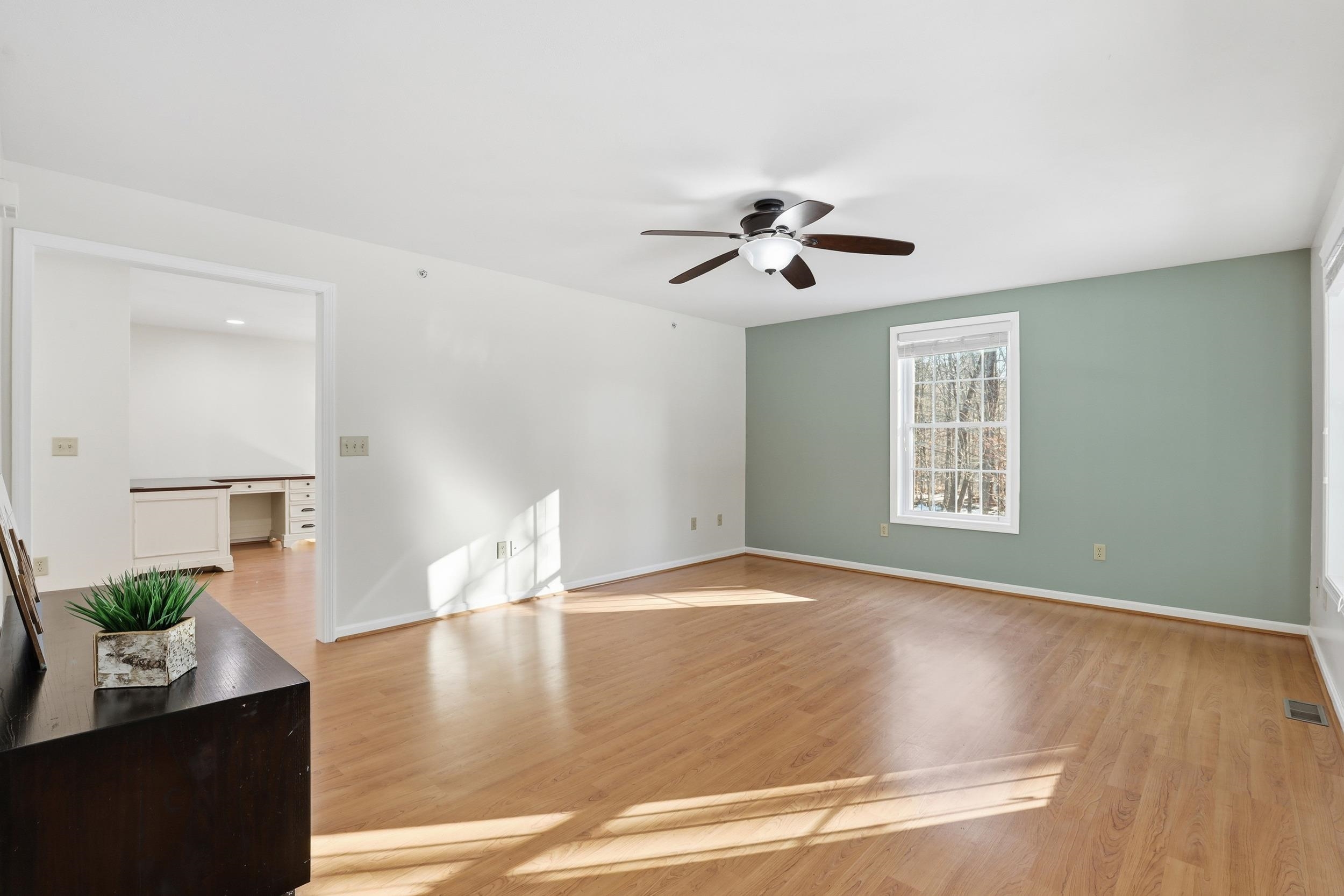 9 Lucas Pond Rd, Nottingham, NH 03290