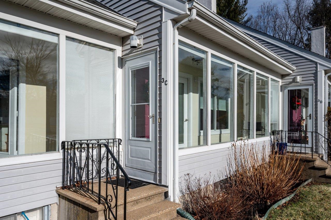 3 Greenfield Dr, Dover, NH 03820