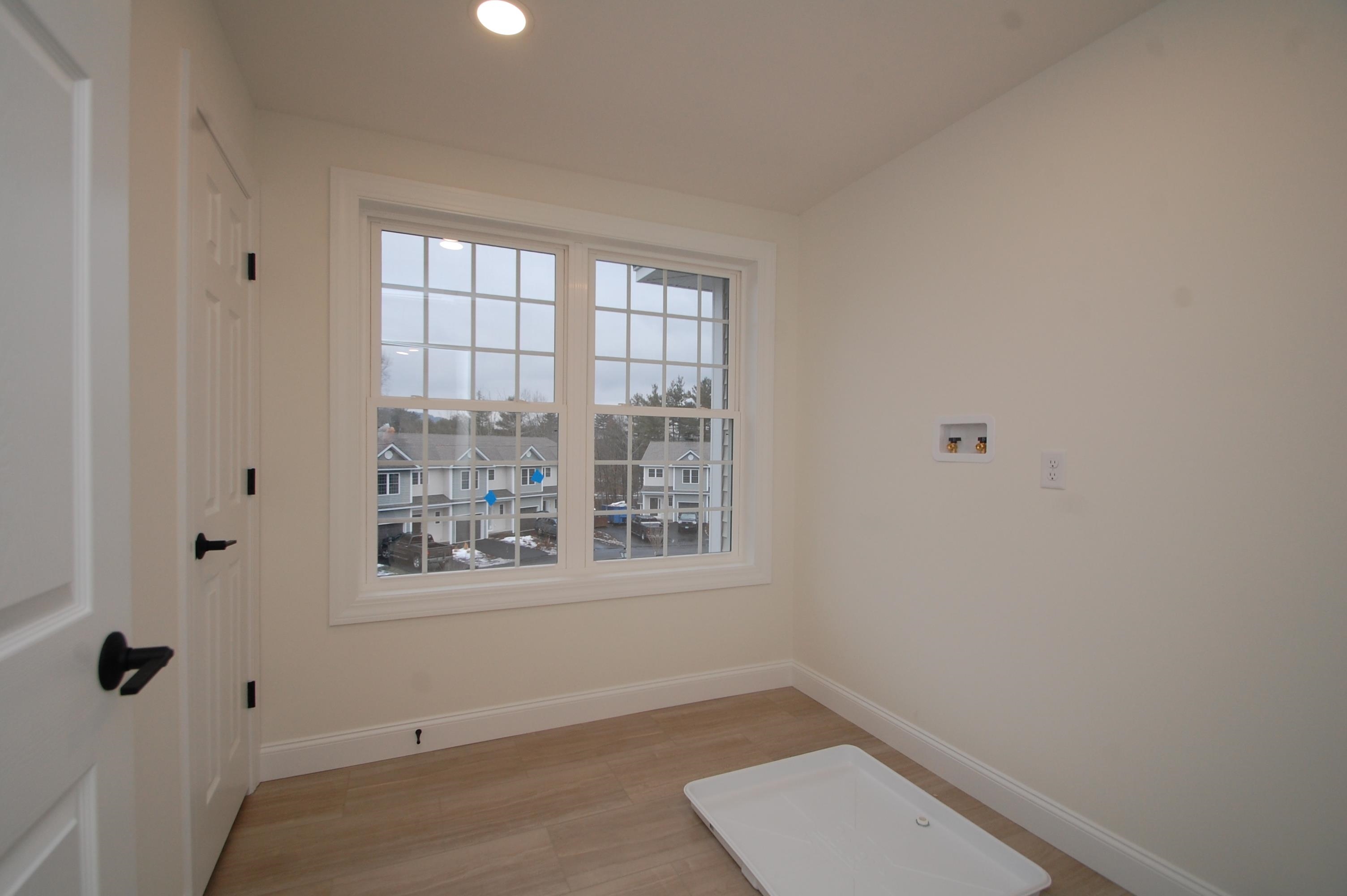 4C Dearborn Cir, Goffstown, NH 03045