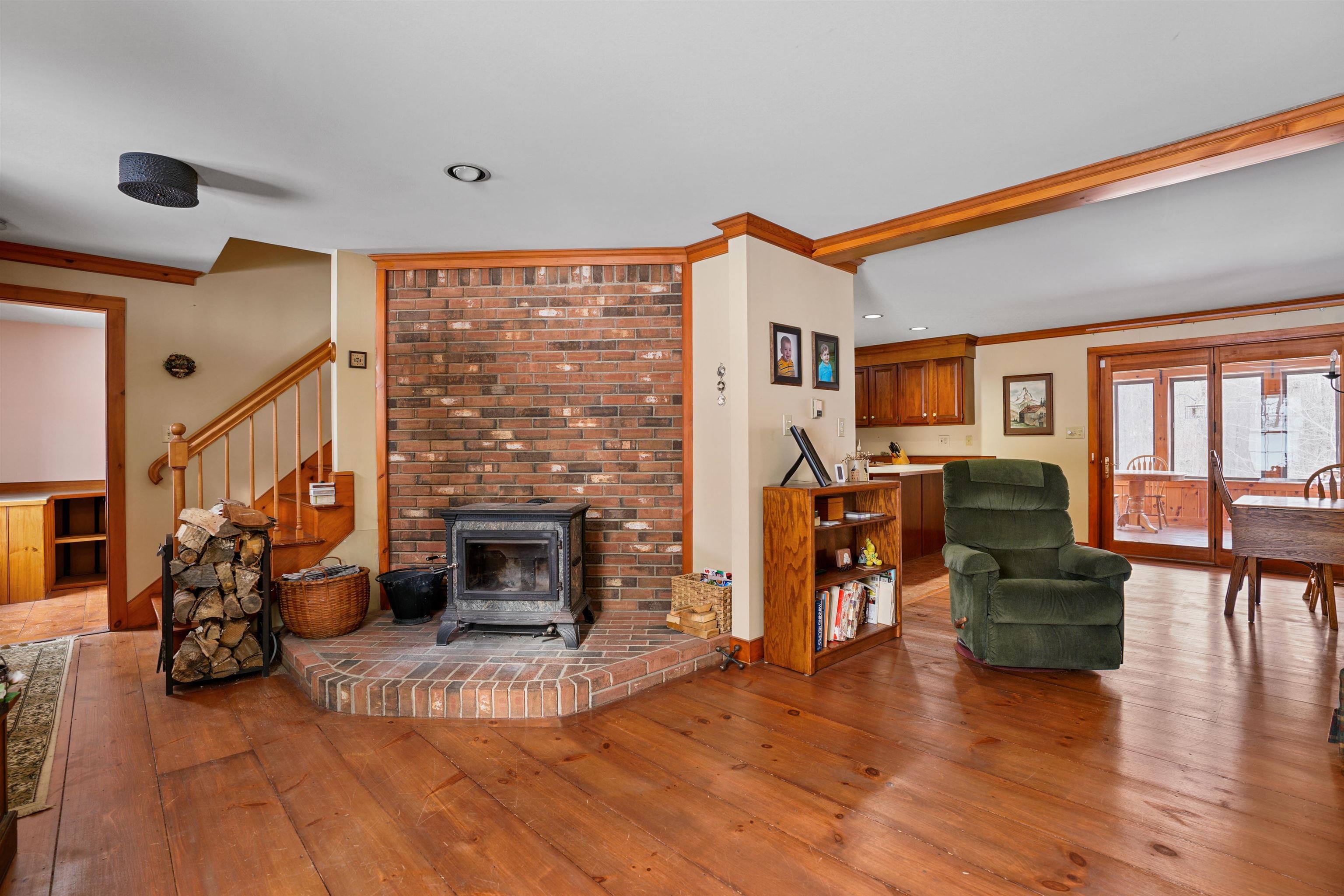 27 South Rd, Deerfield, NH 03037