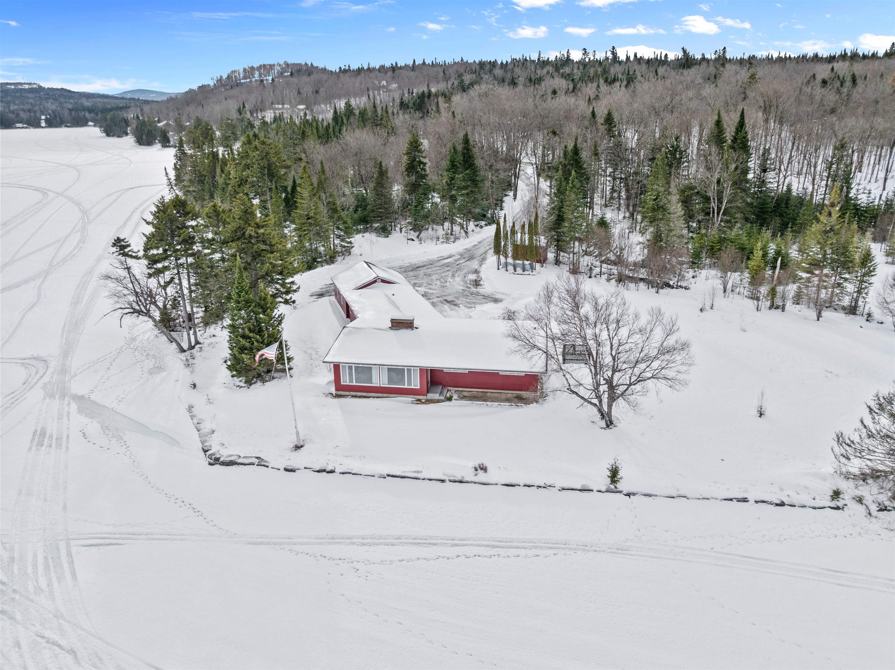 166 Spooner Rd, Pittsburg, NH 03592