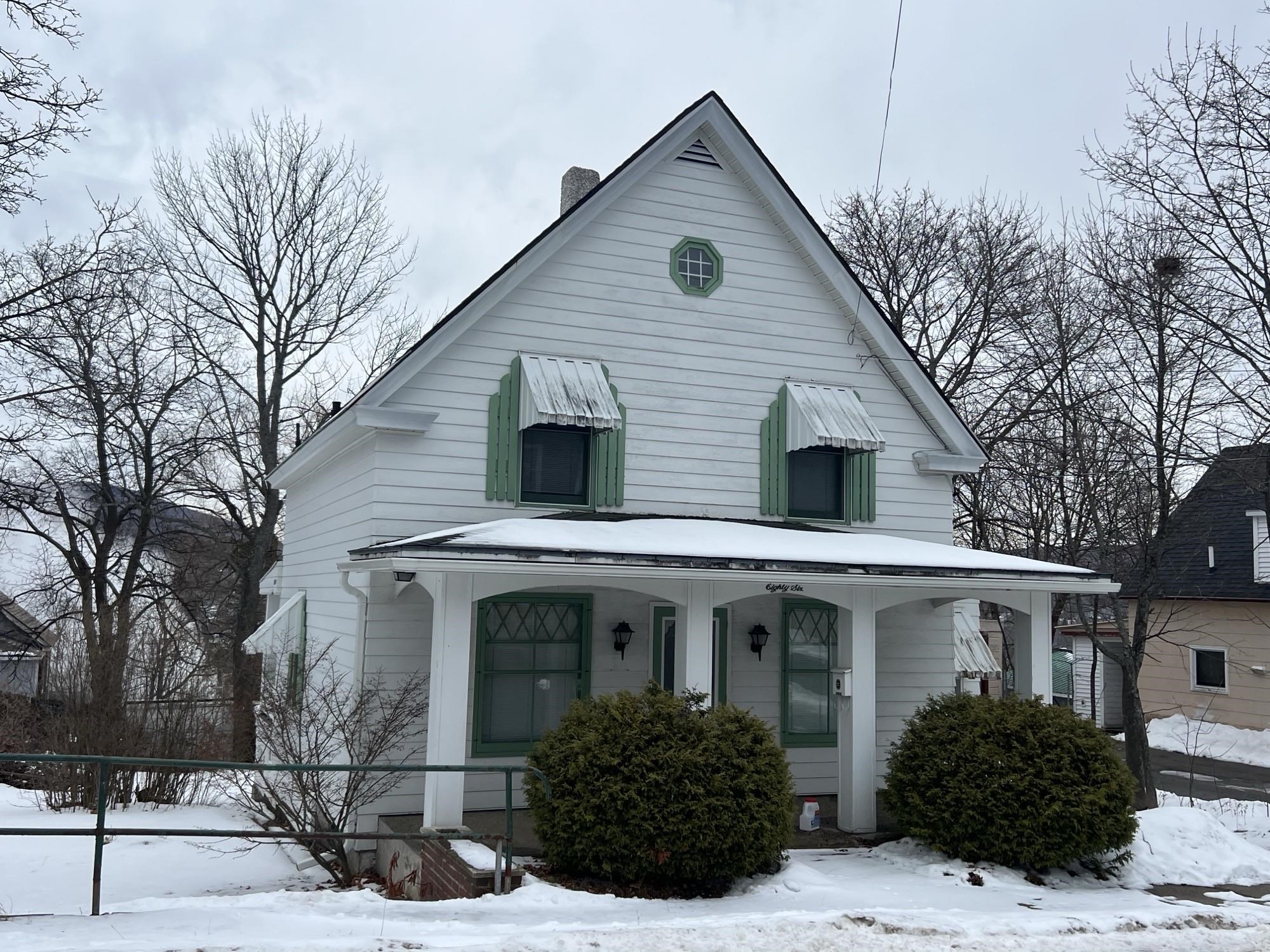 86 Elm St, Berlin, NH 03570