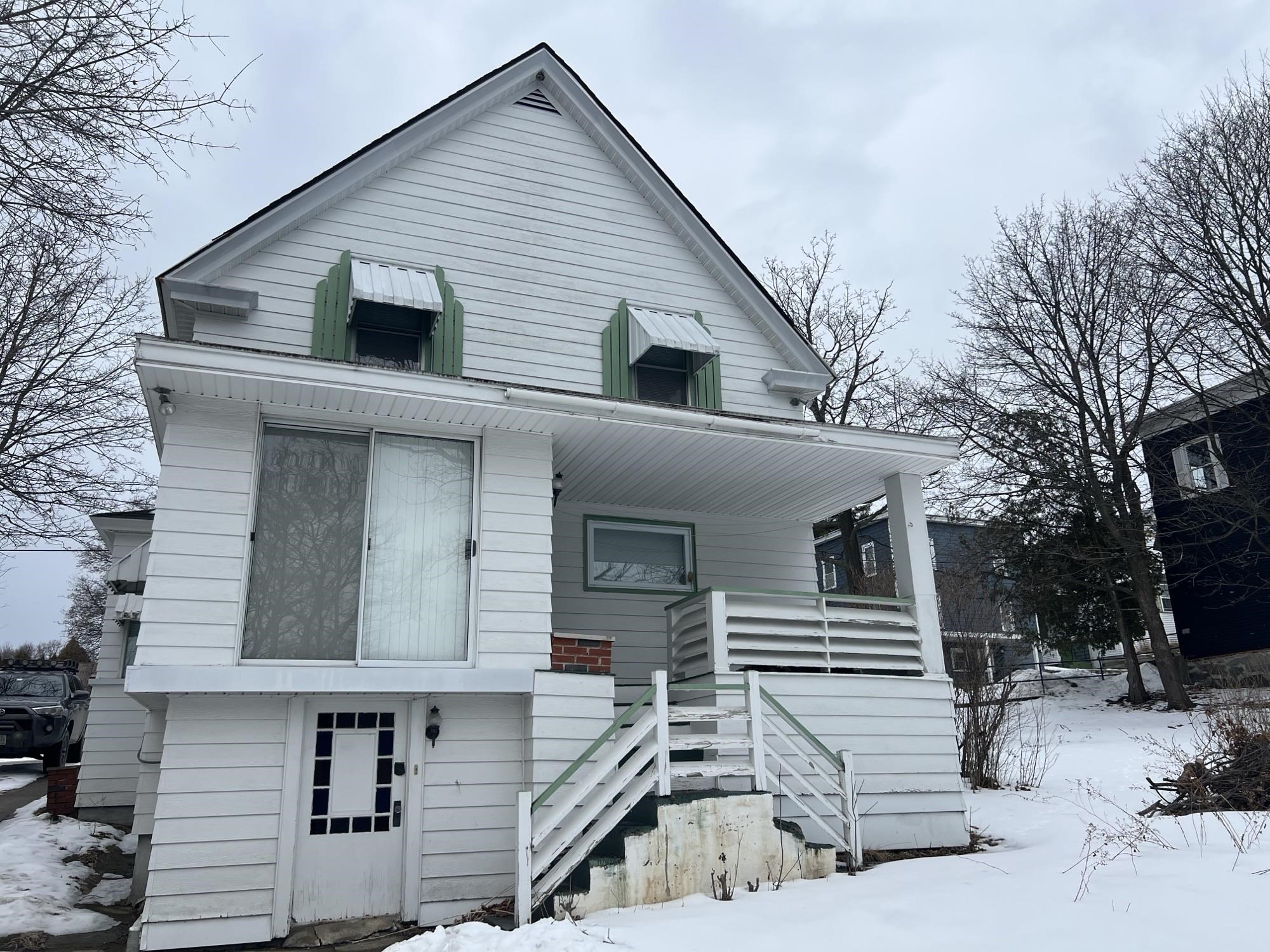 86 Elm St, Berlin, NH 03570