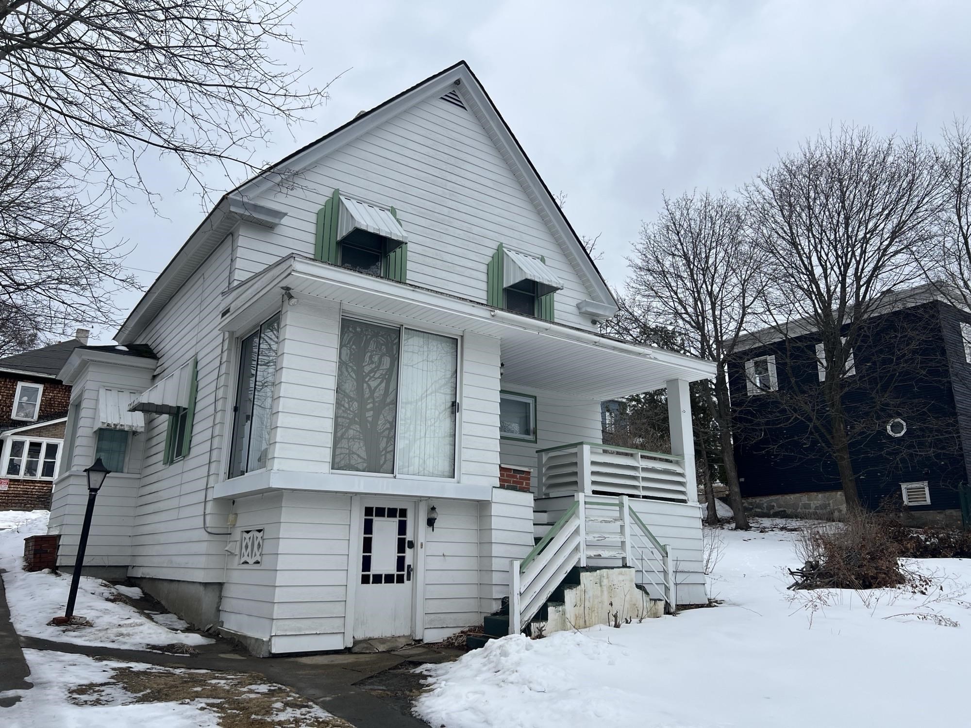 86 Elm St, Berlin, NH 03570