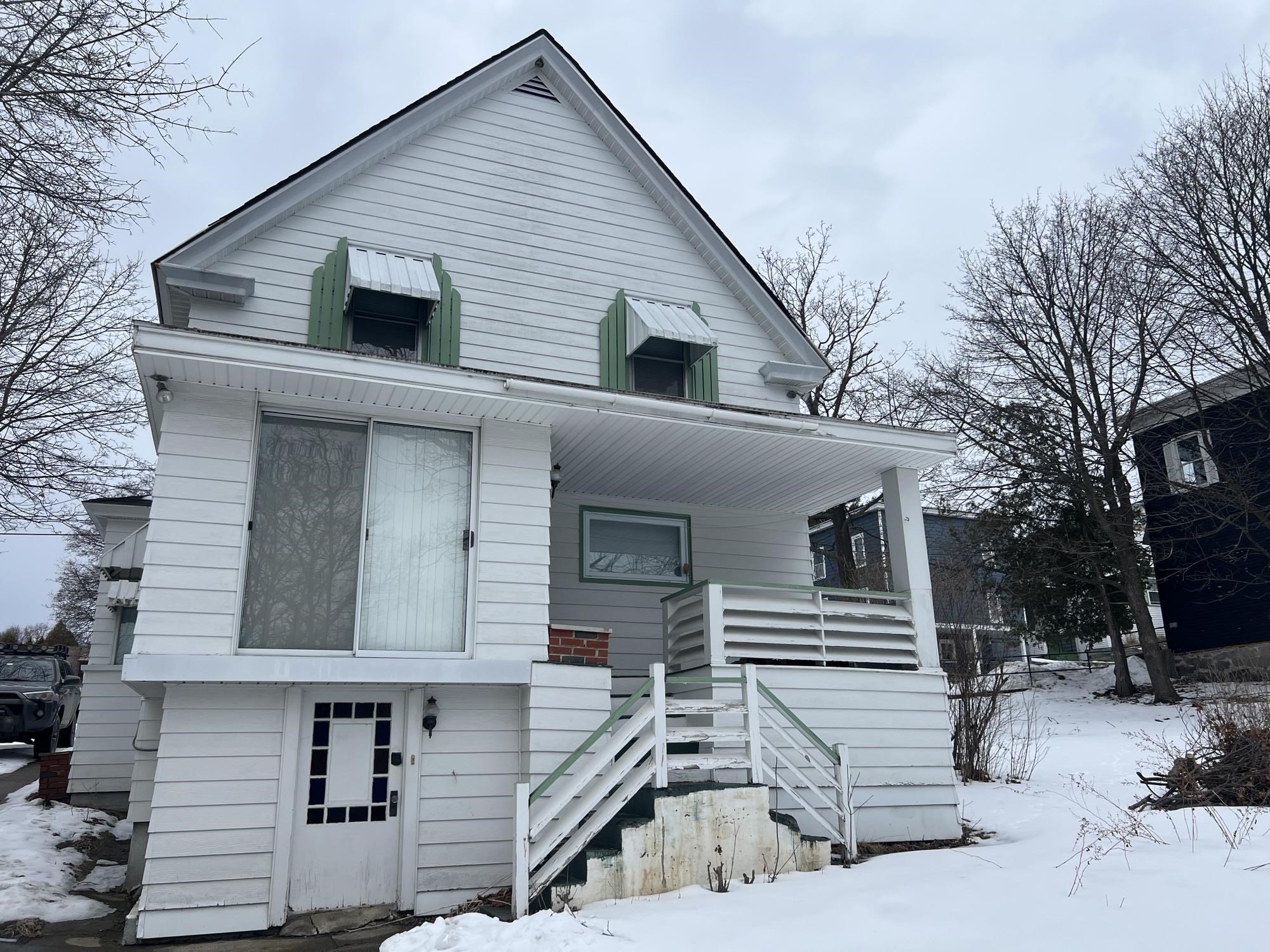 86 Elm St, Berlin, NH 03570