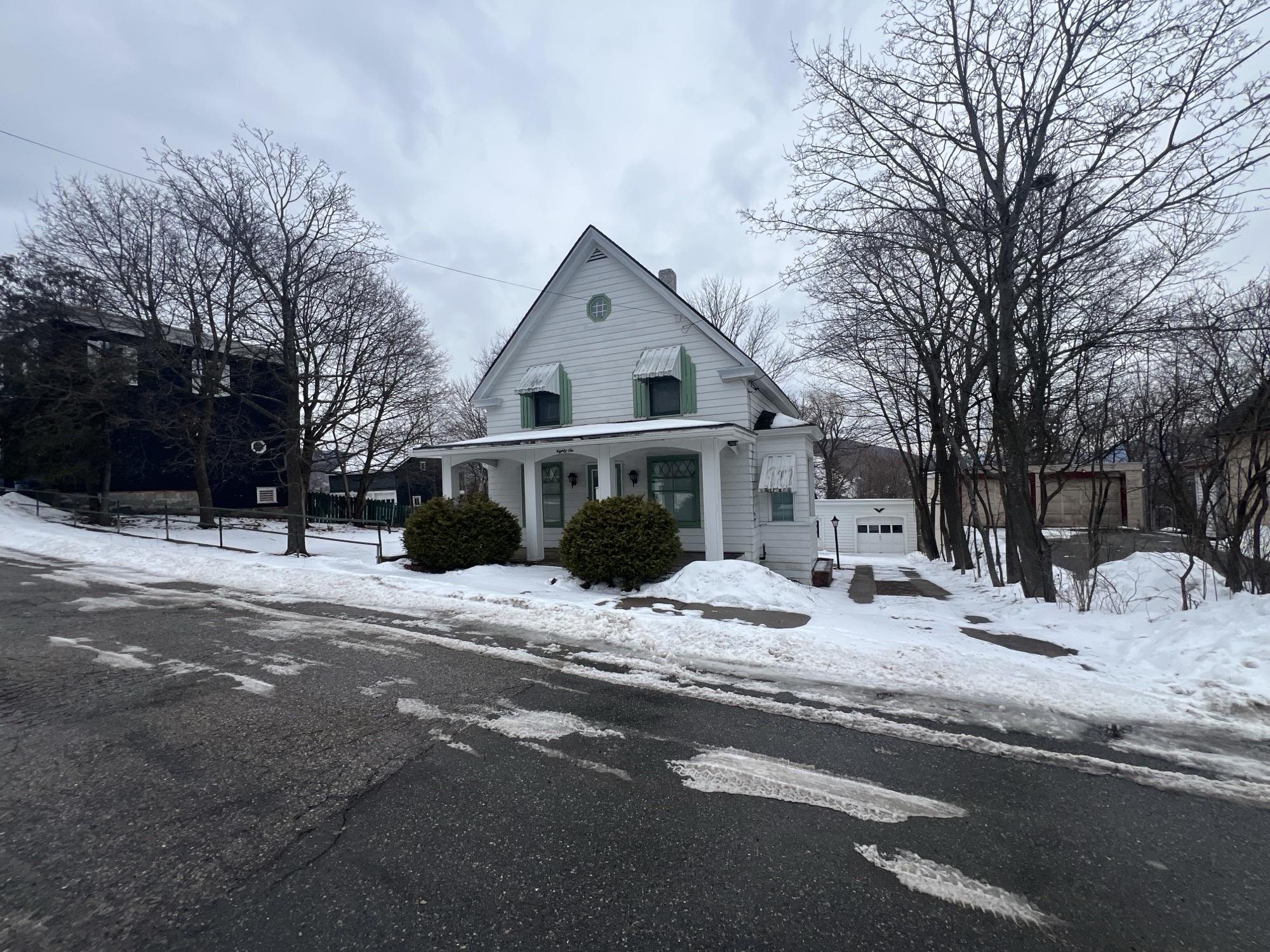 86 Elm St, Berlin, NH 03570