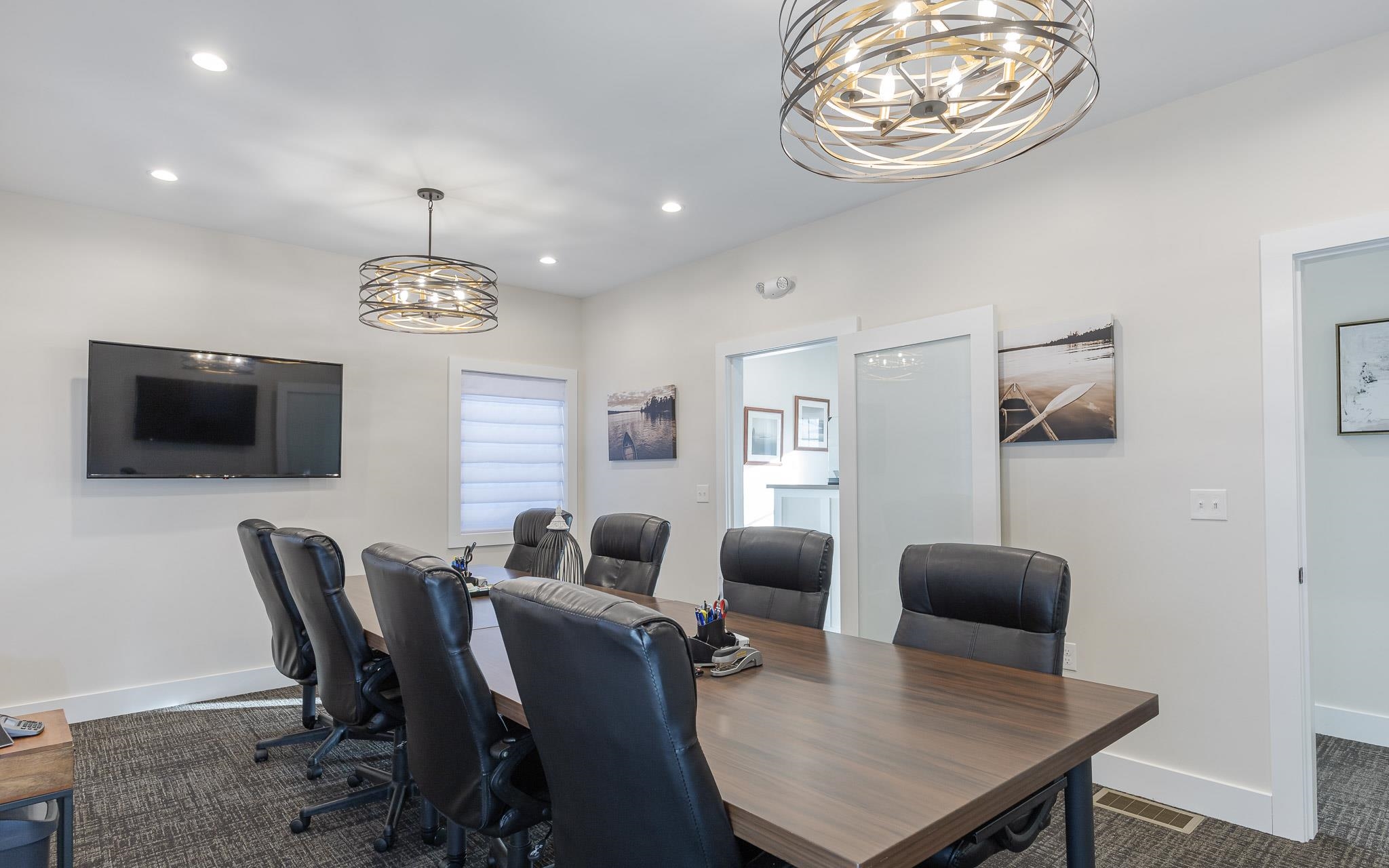 60 Dearborn Cir, Walpole, NH 03608