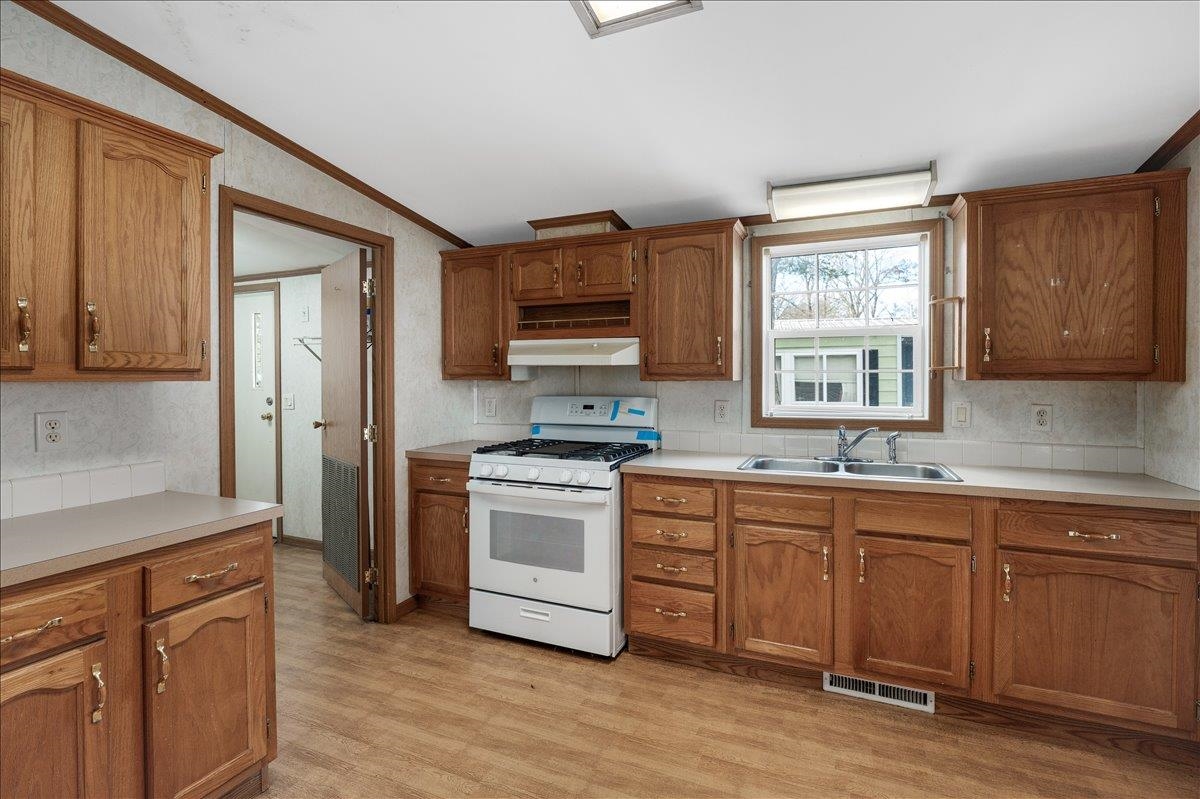 801 Nottingham Dr, Exeter, NH 03833