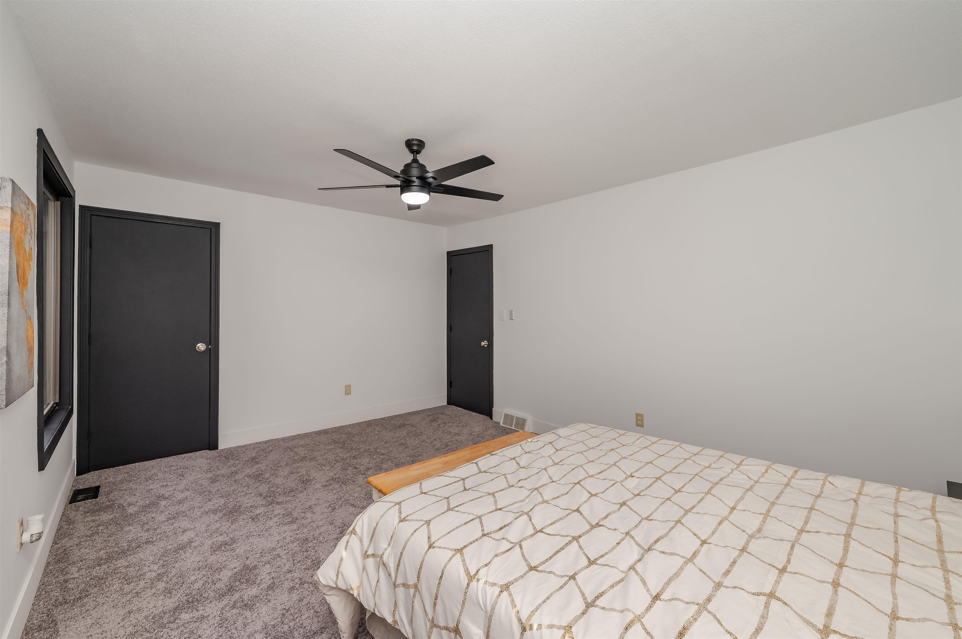 145 Canterbury Ln, Londonderry, NH 03053