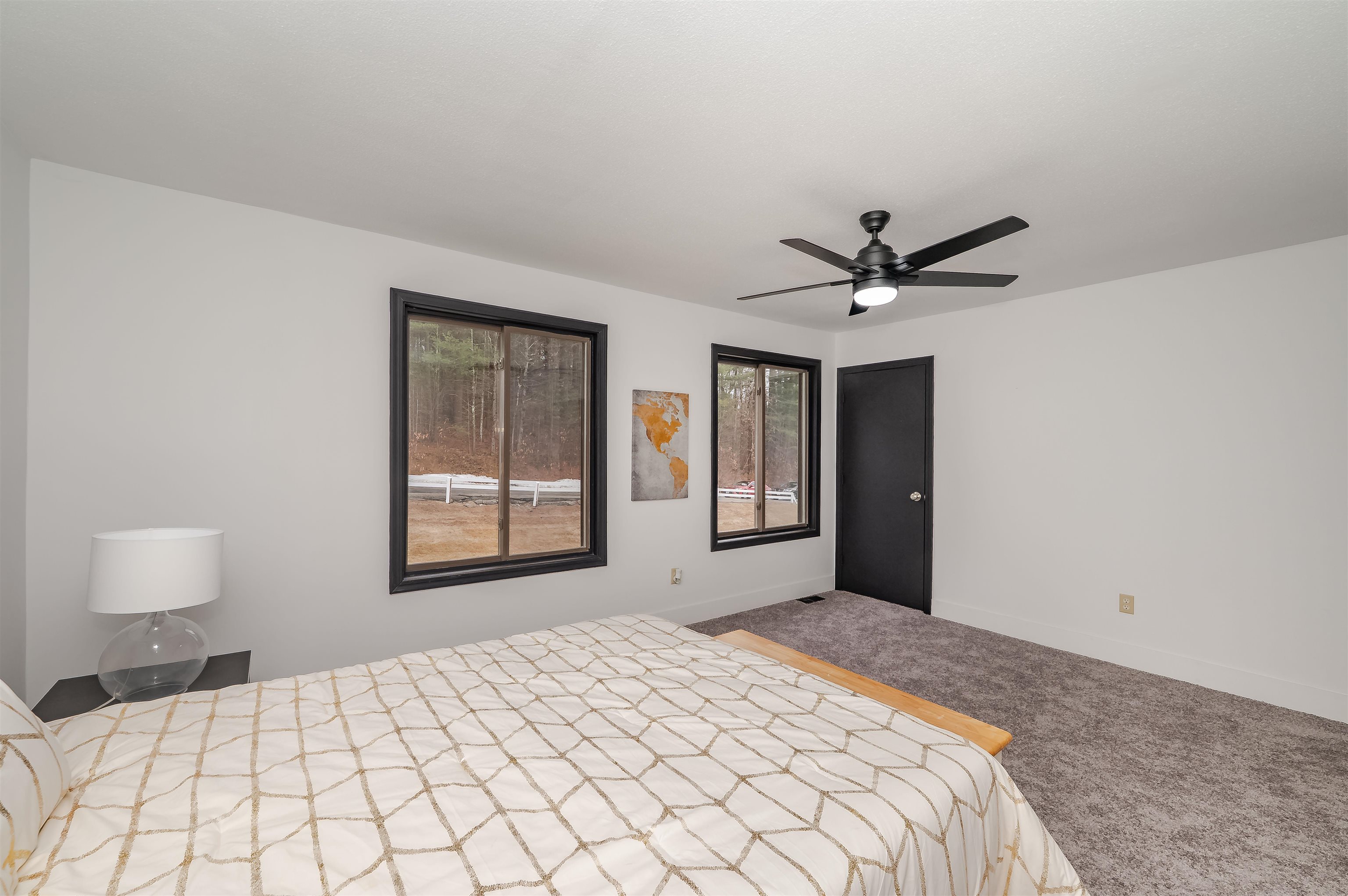 145 Canterbury Ln, Londonderry, NH 03053