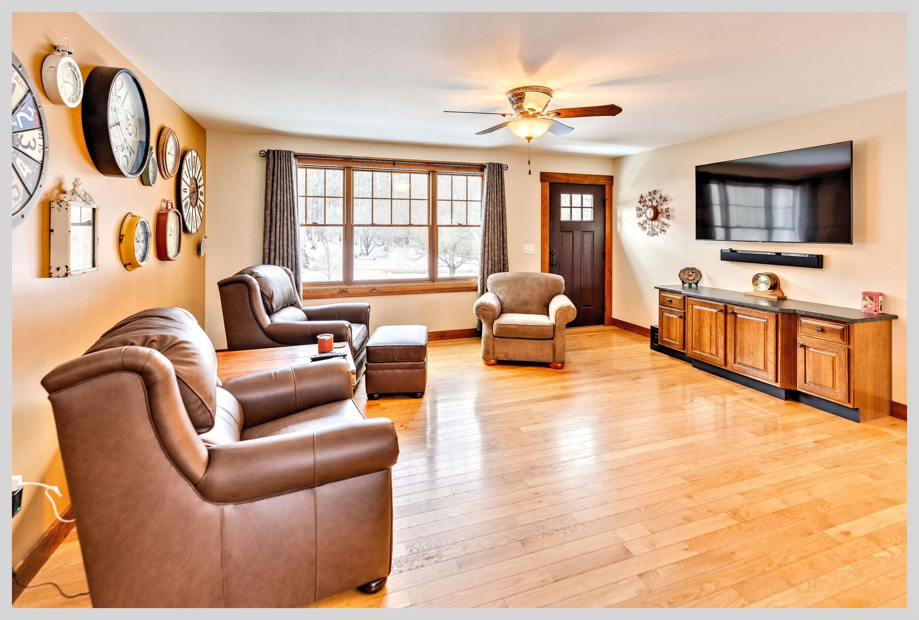 8 Country Ln, Hebron, NH 03241