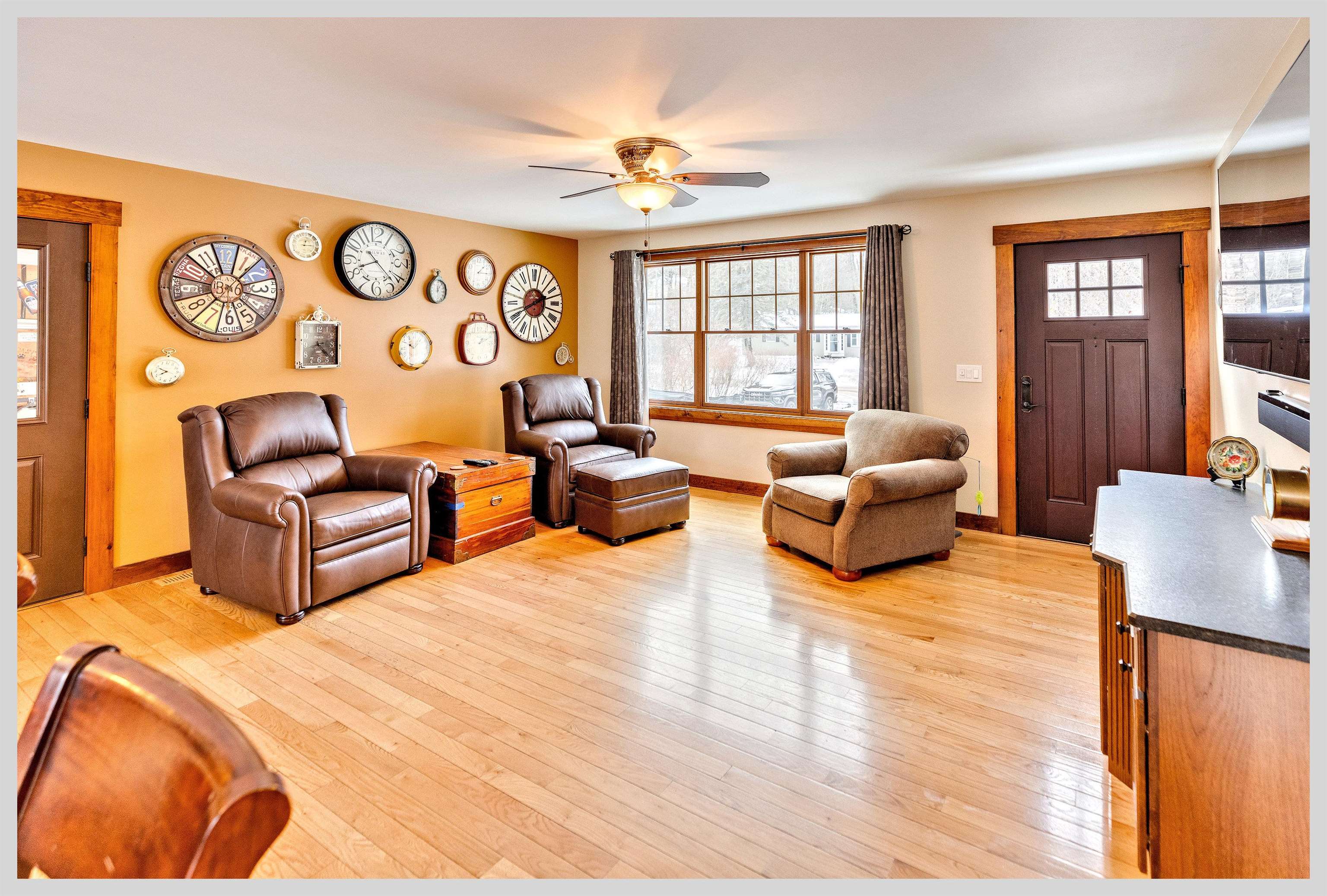 8 Country Ln, Hebron, NH 03241