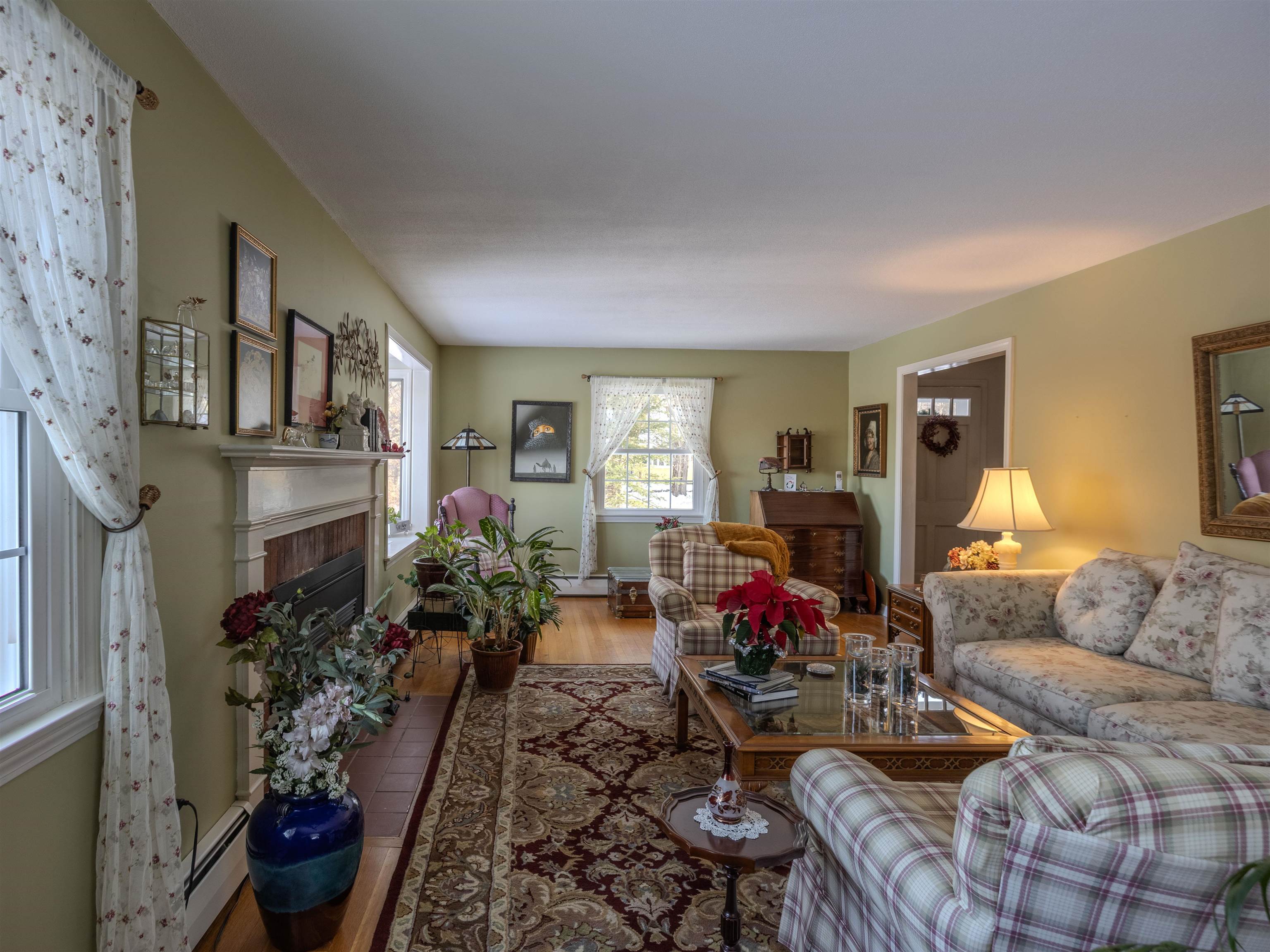 33 Dogwood Ln, New London, NH 03257