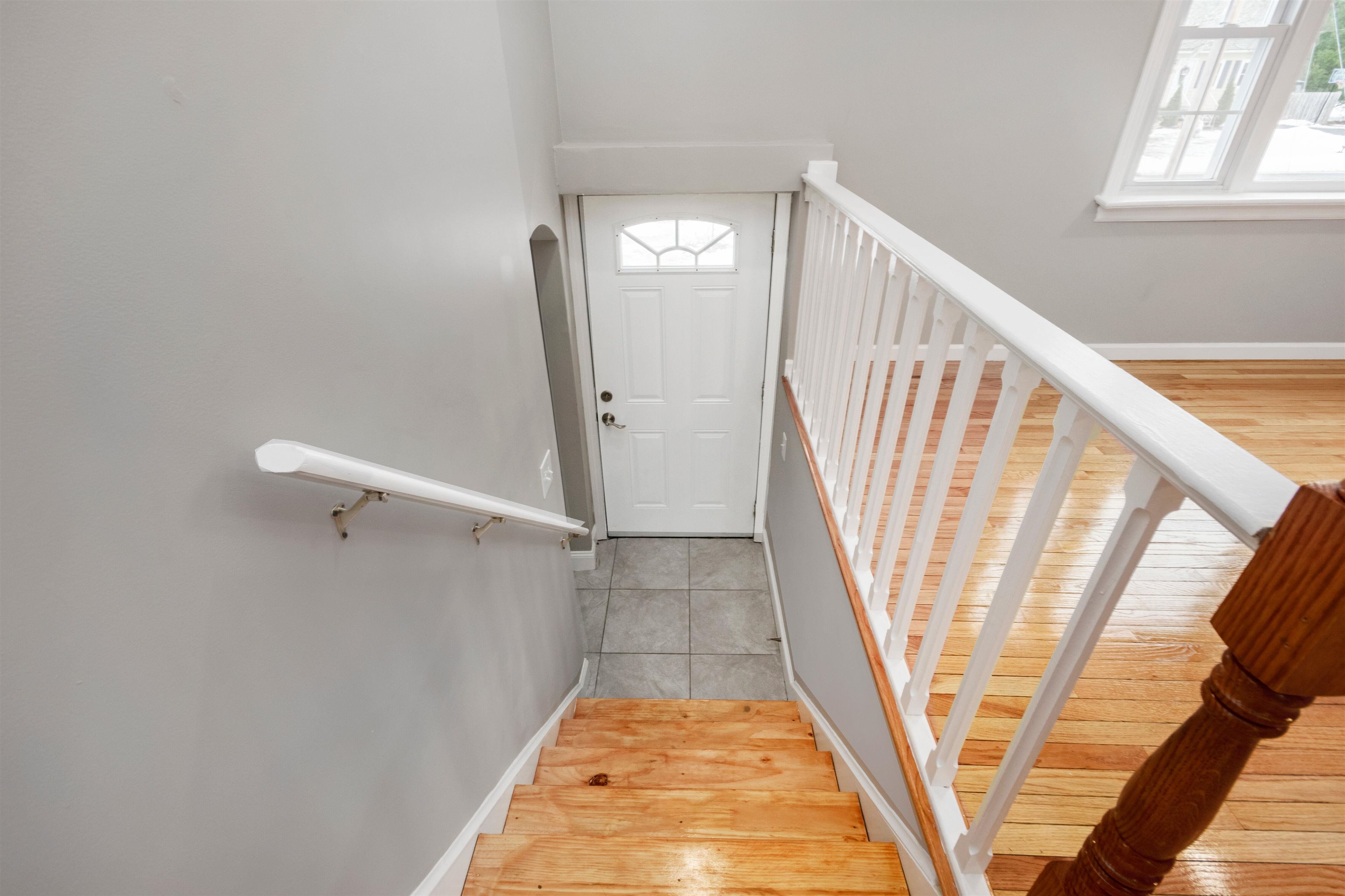 6 Cassandra Ln, Nashua, NH 03064