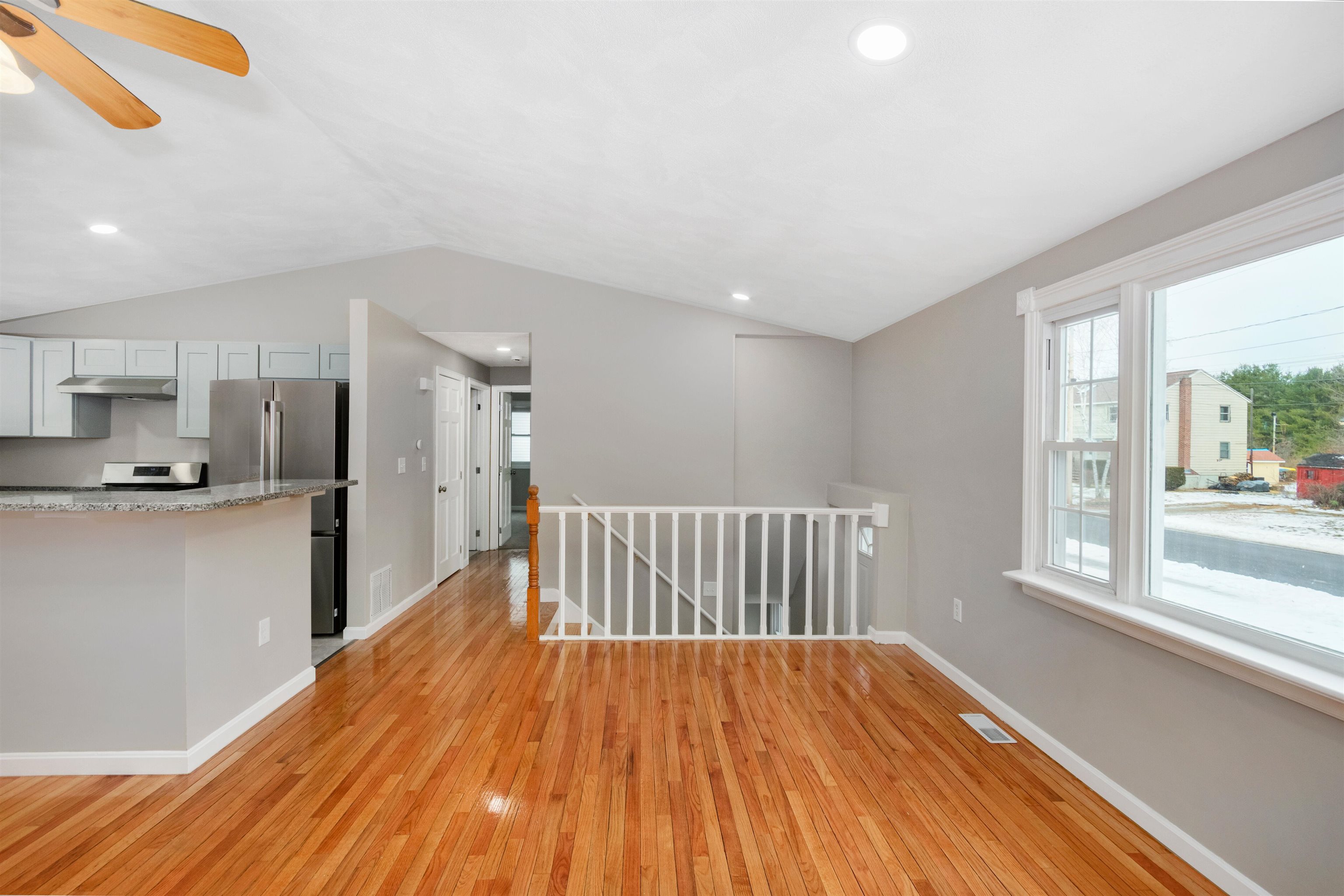 6 Cassandra Ln, Nashua, NH 03064