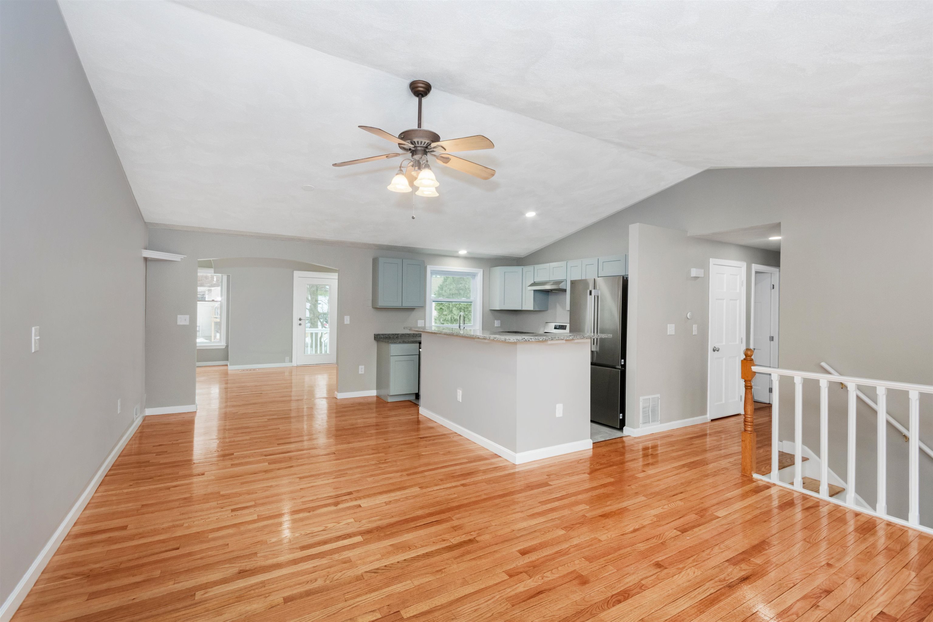 6 Cassandra Ln, Nashua, NH 03064