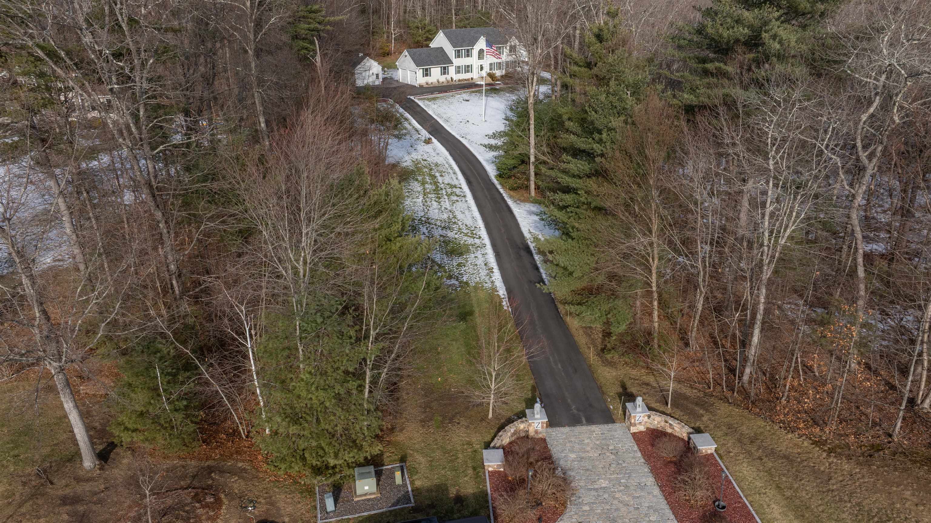 43 Lampton Dr, Derry, NH 03308