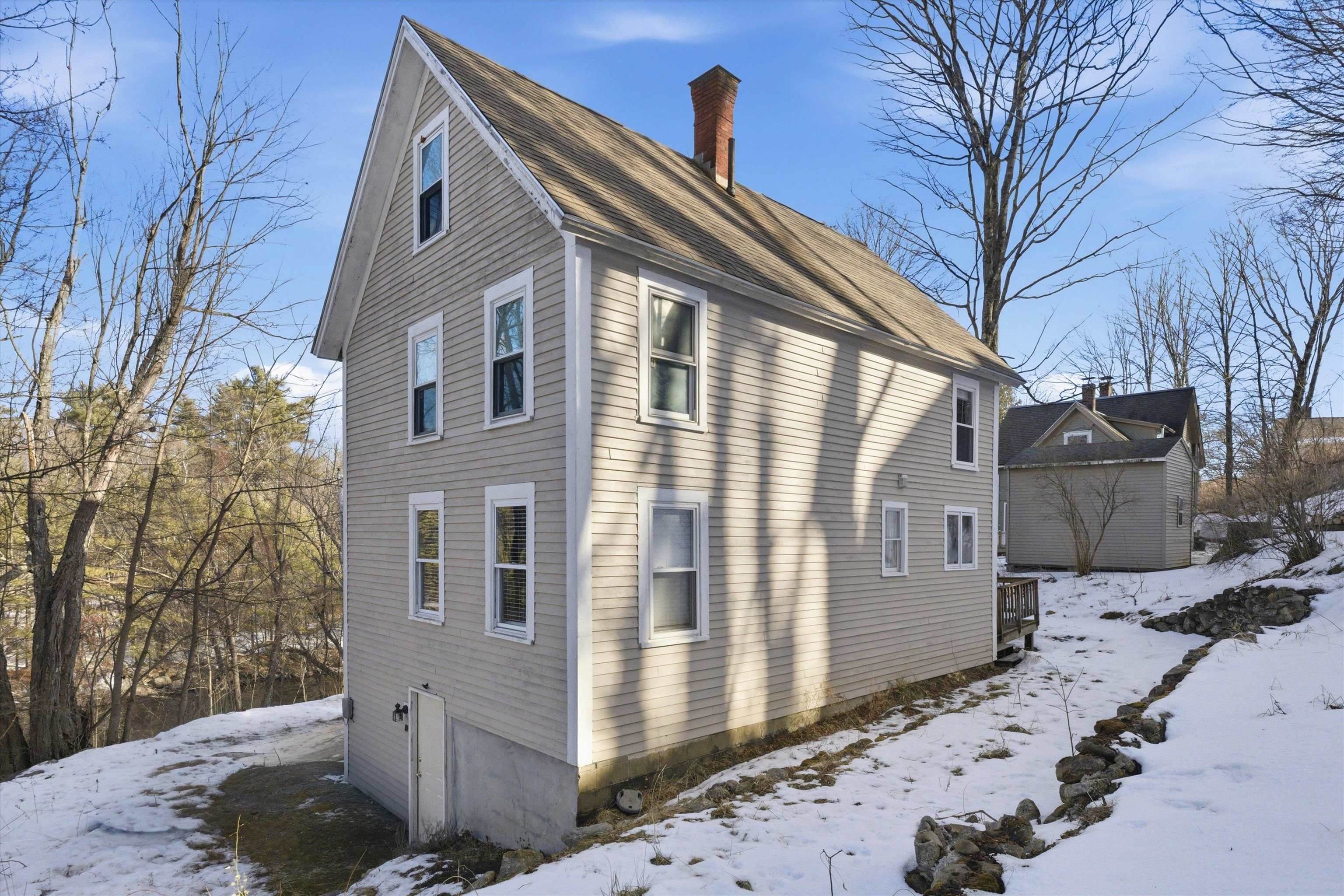 29 Bear Hill Rd, Hillsborough, NH 03244