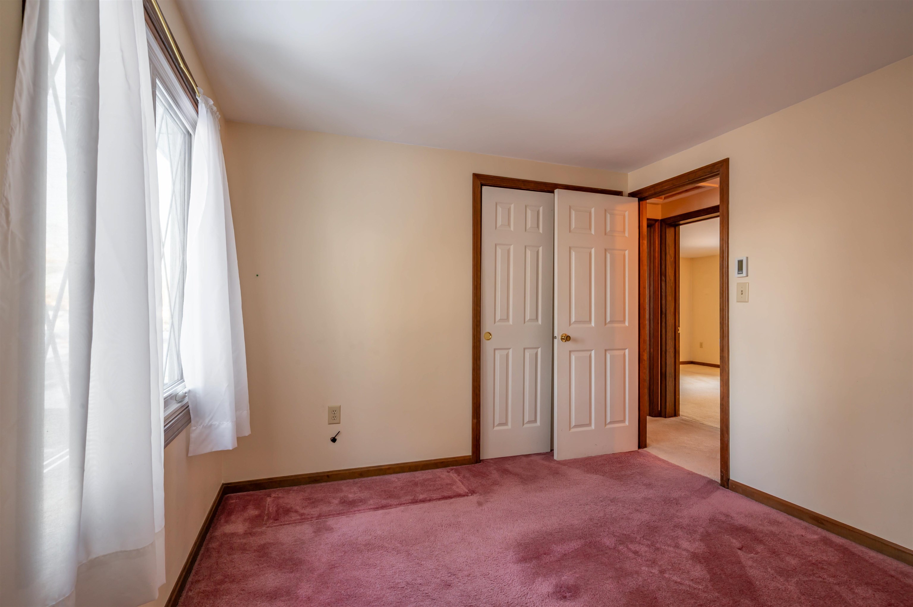 4 Brookside Ter, Nashua, NH 03060