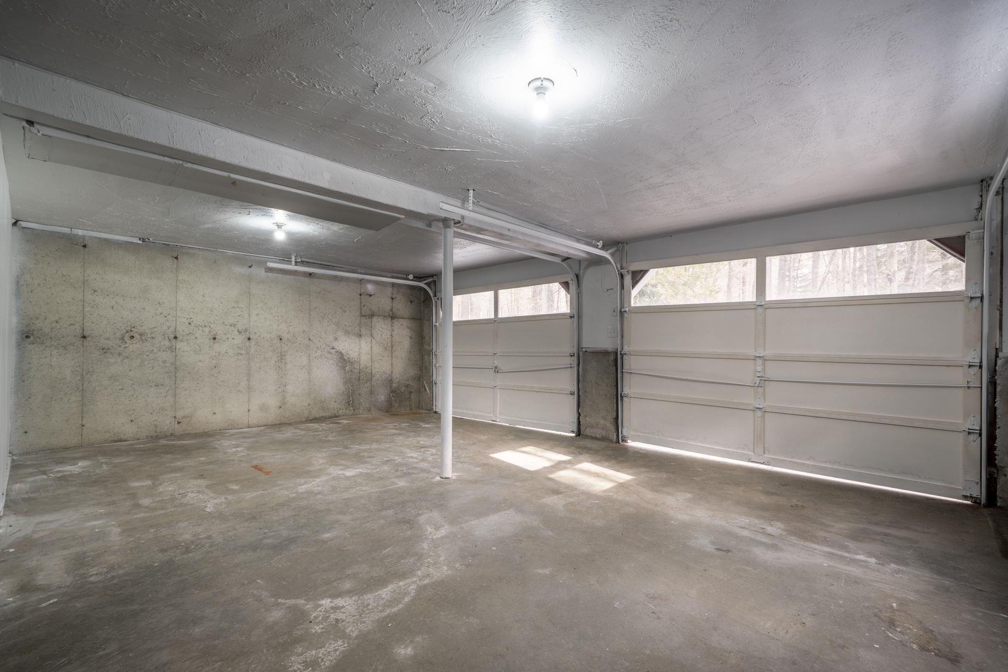 23 Westwood Ln, Henniker, NH 03242