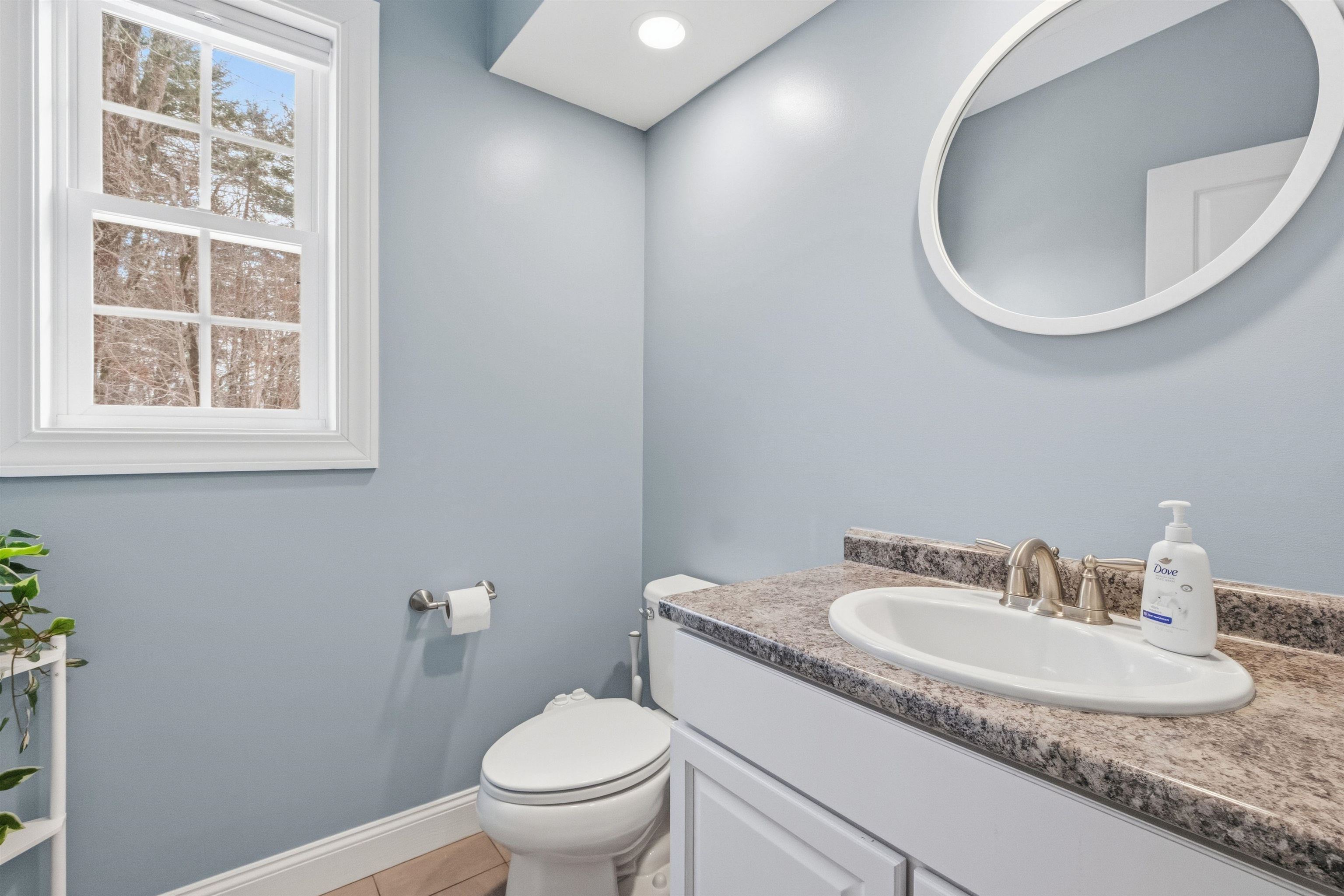 37 Manter Mill Rd, Londonderry, NH 03053