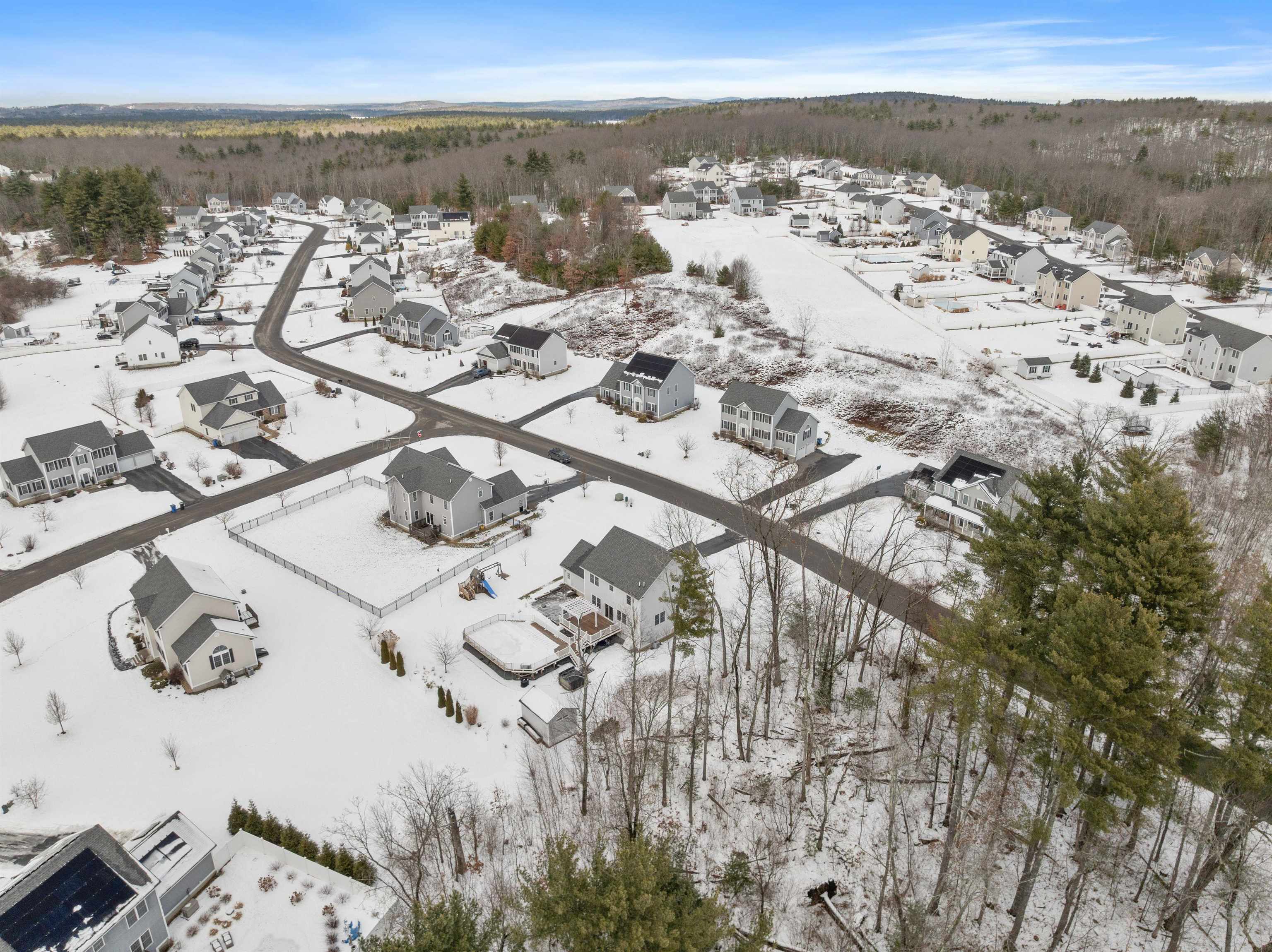 37 Manter Mill Rd, Londonderry, NH 03053