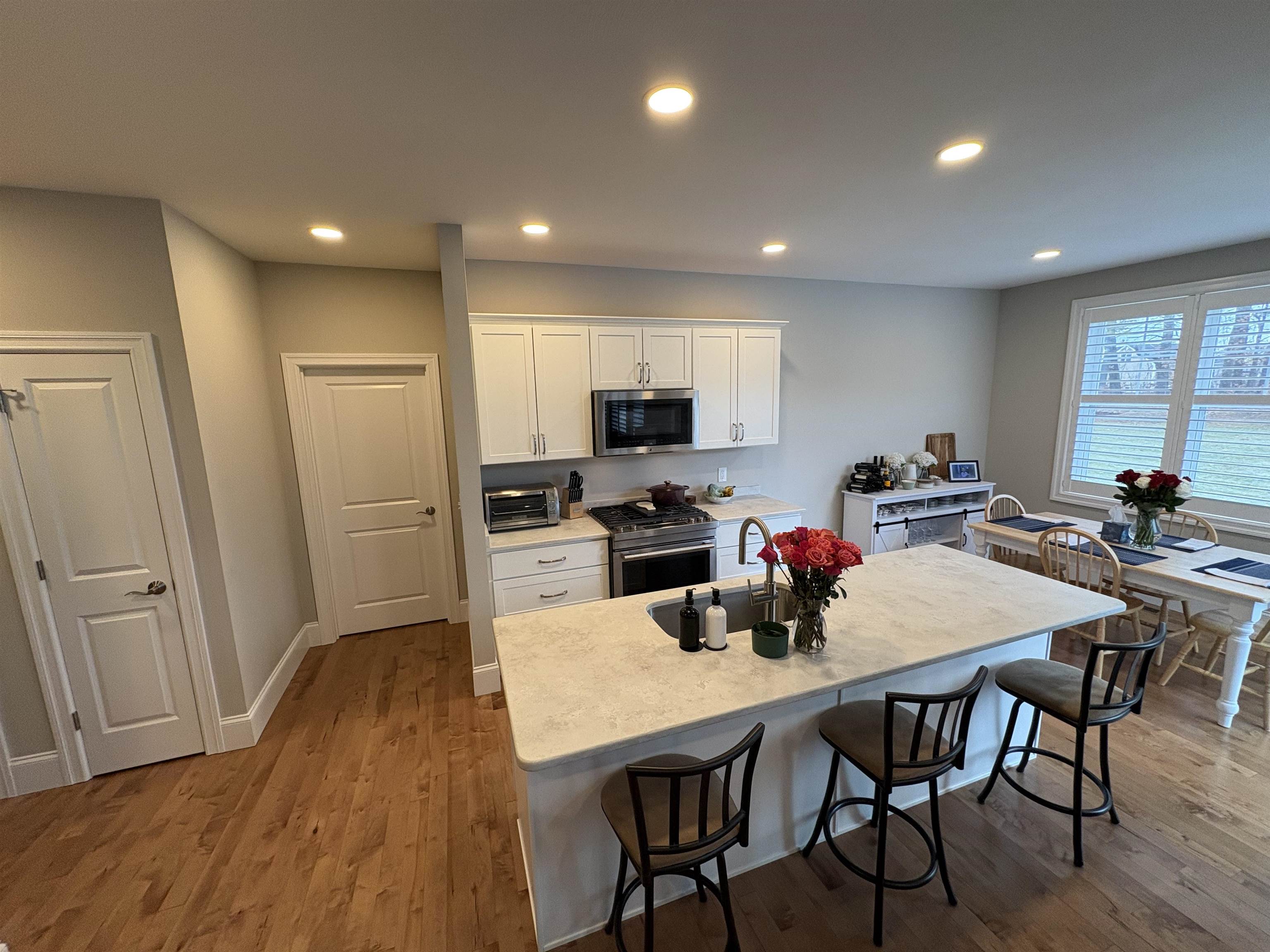 3 Testament Cir, Nashua, NH 03062