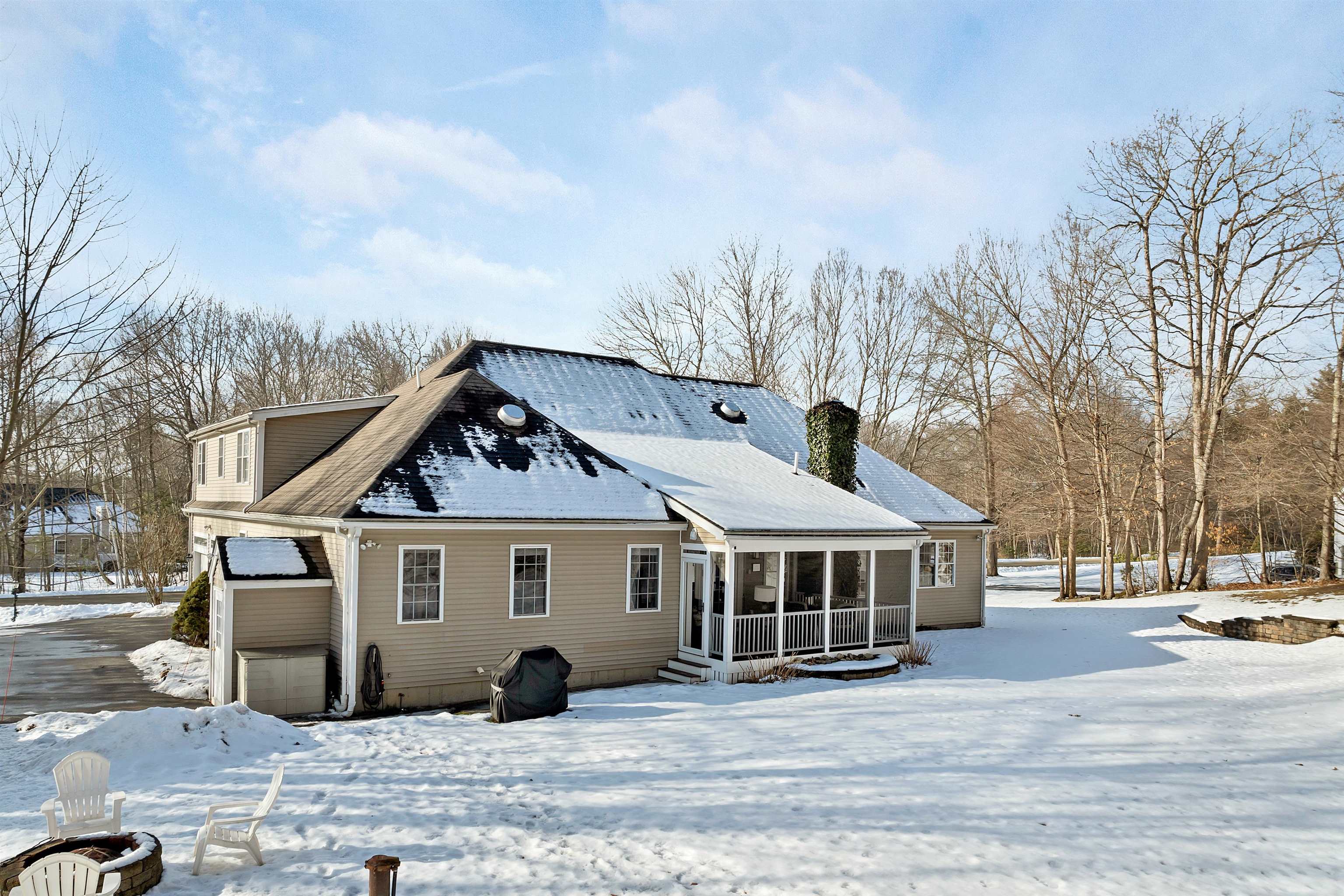 31 Longmeadow Dr, Brentwood, NH 03833