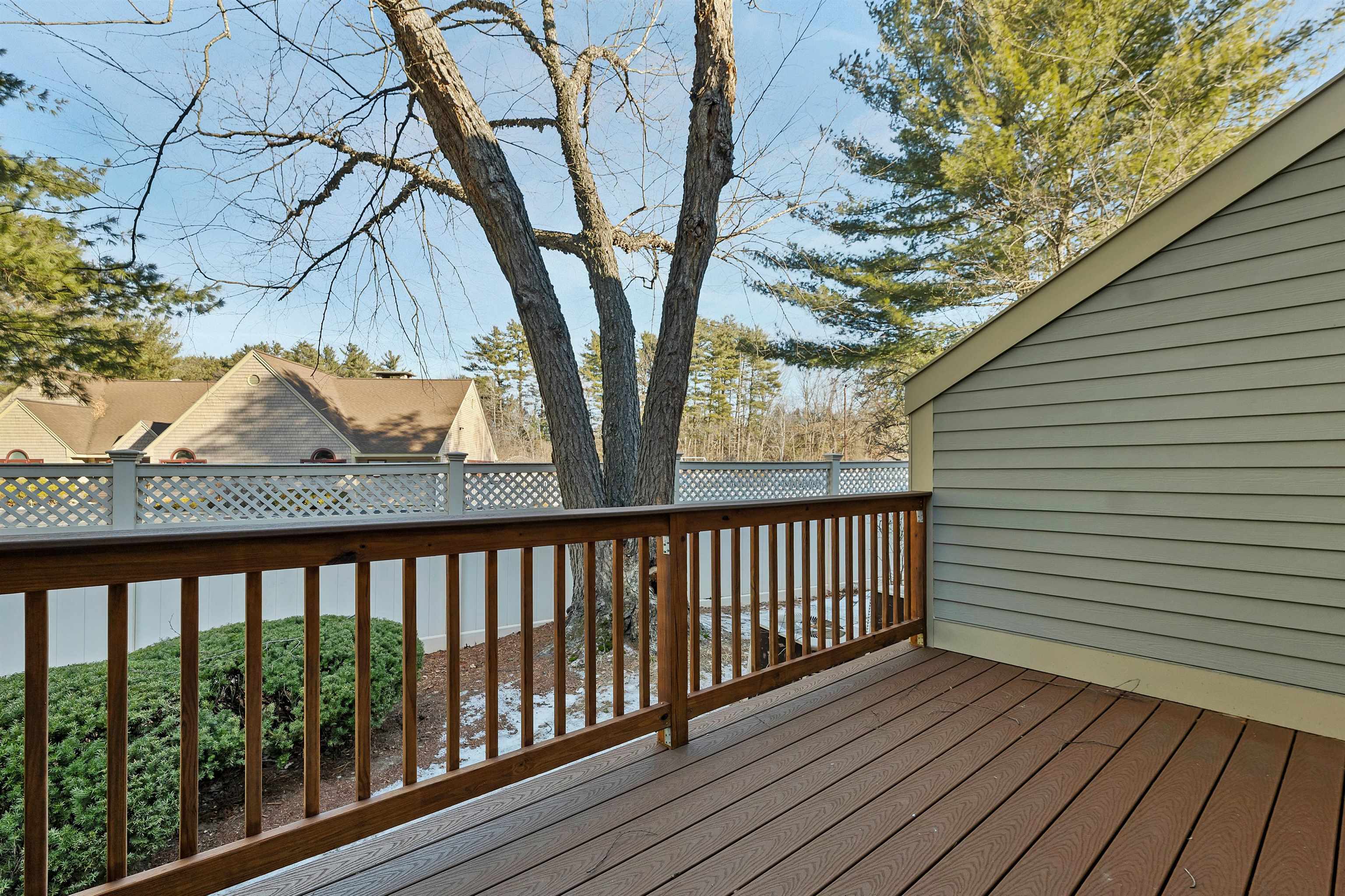 107 Bartemus Trl, Nashua, NH 03063