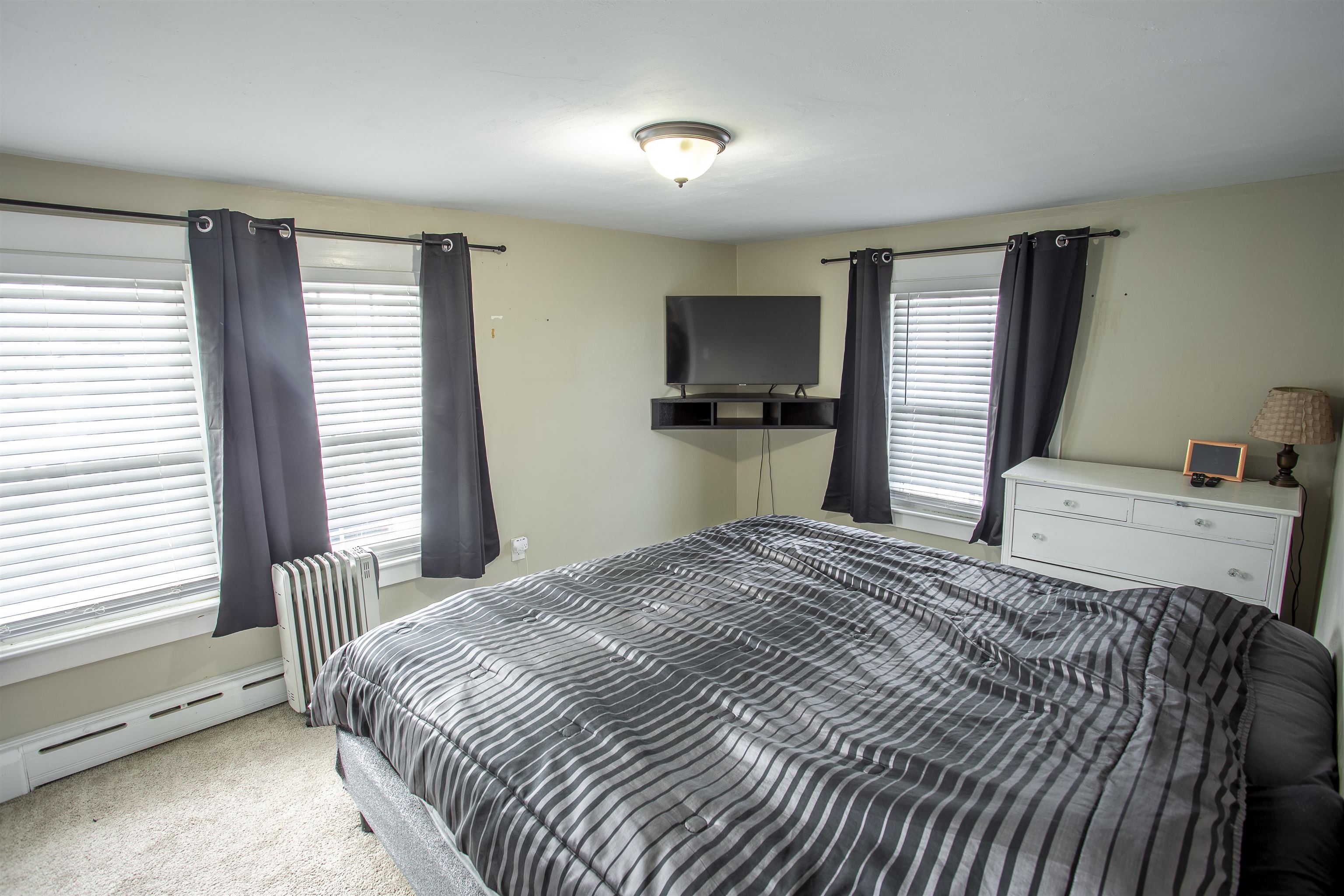 15 Whitten St, Allenstown, NH 03275