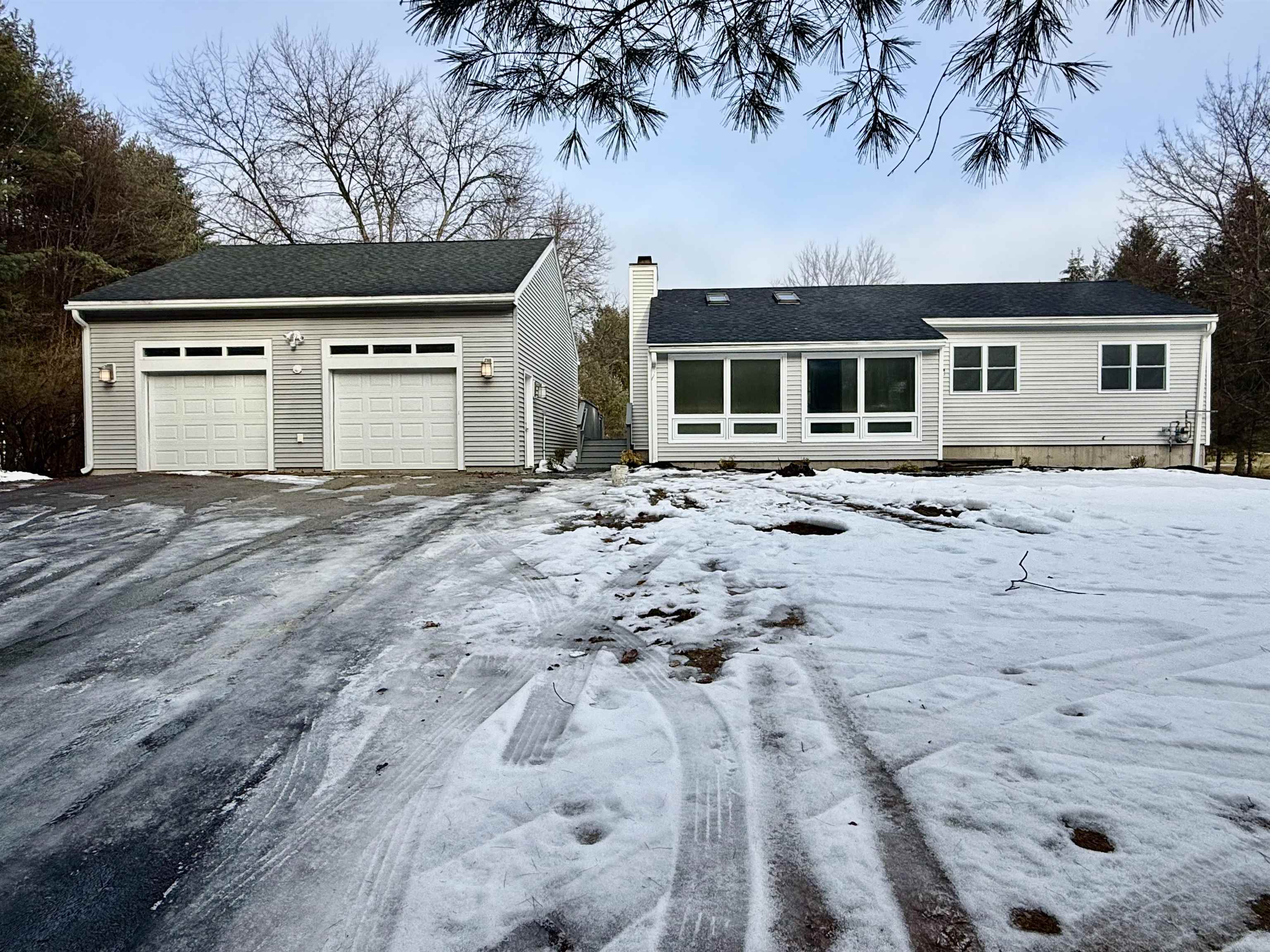 5 Dwyer St, Merrimack, NH 03054