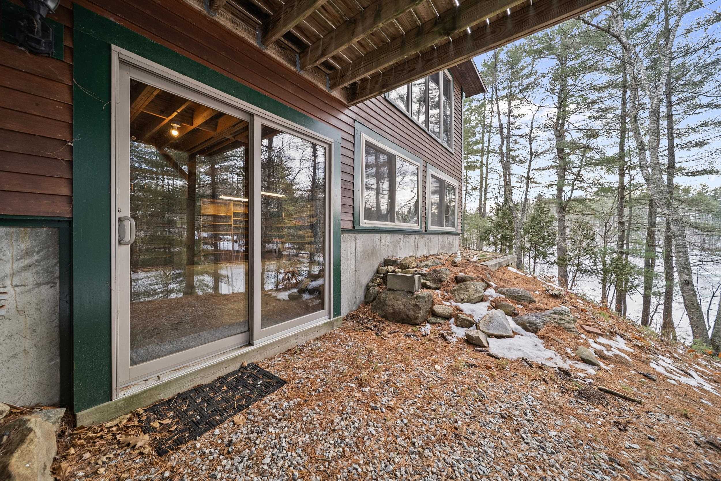 9 Pippen Ln, Pittsfield, NH 03263