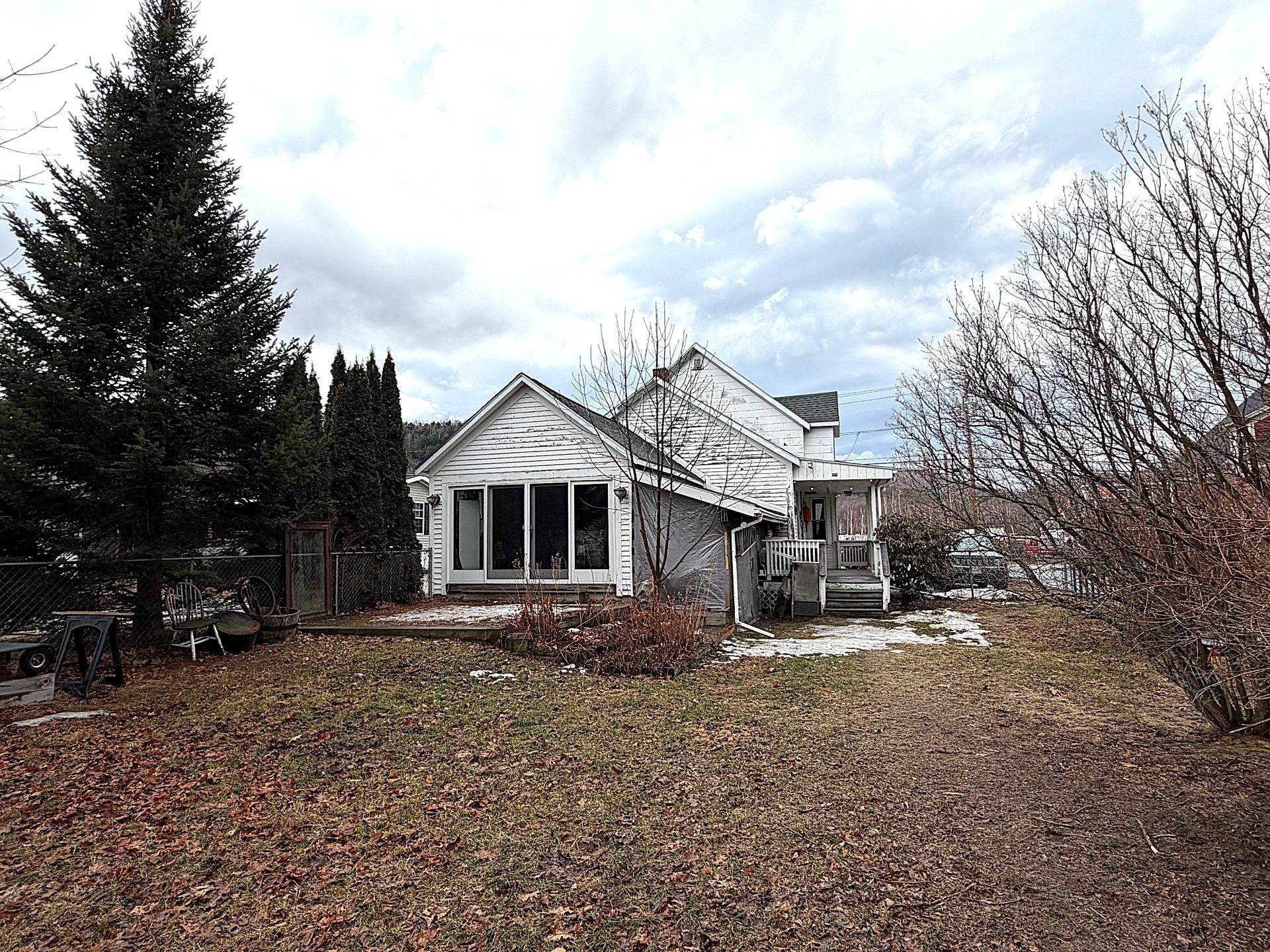 33 Glen Rd, Gorham, NH 03581