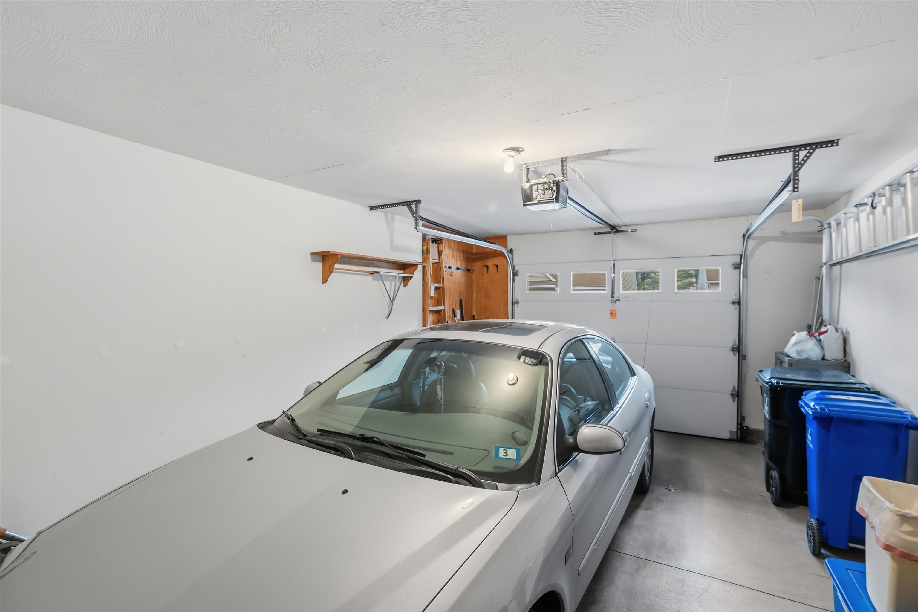 47 Lexington Ct, Hudson, NH 03051