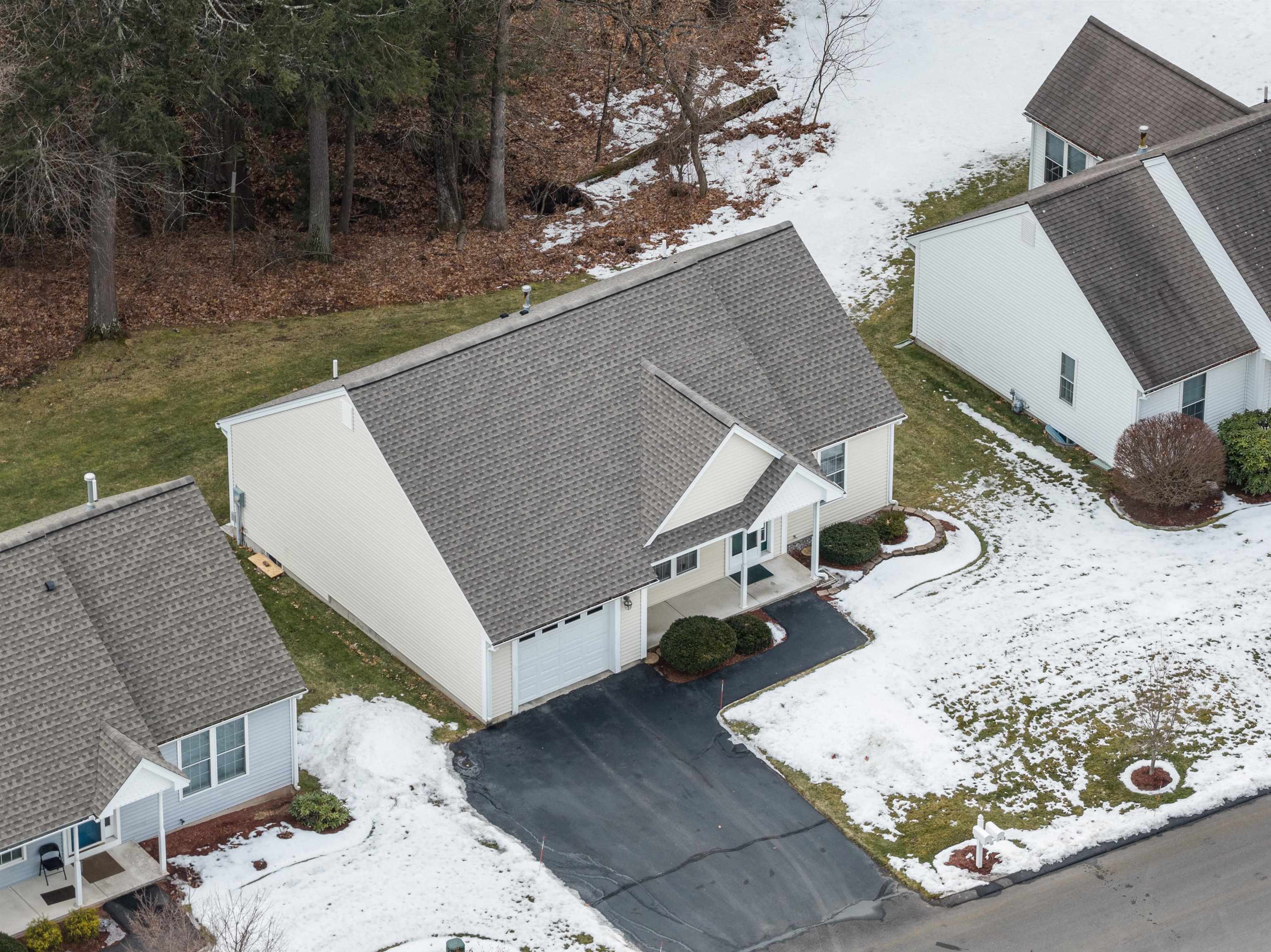 47 Lexington Ct, Hudson, NH 03051