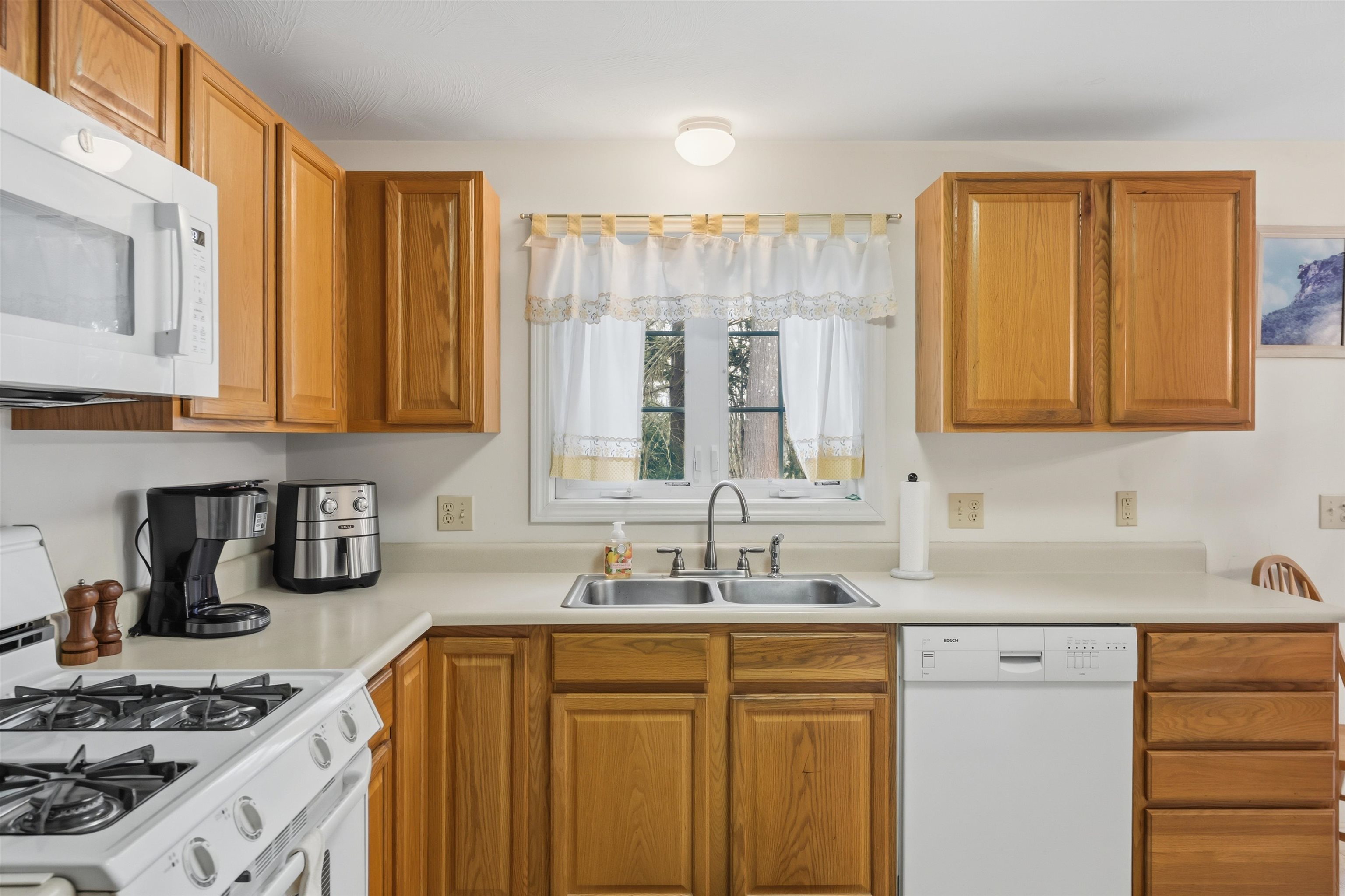 47 Lexington Ct, Hudson, NH 03051