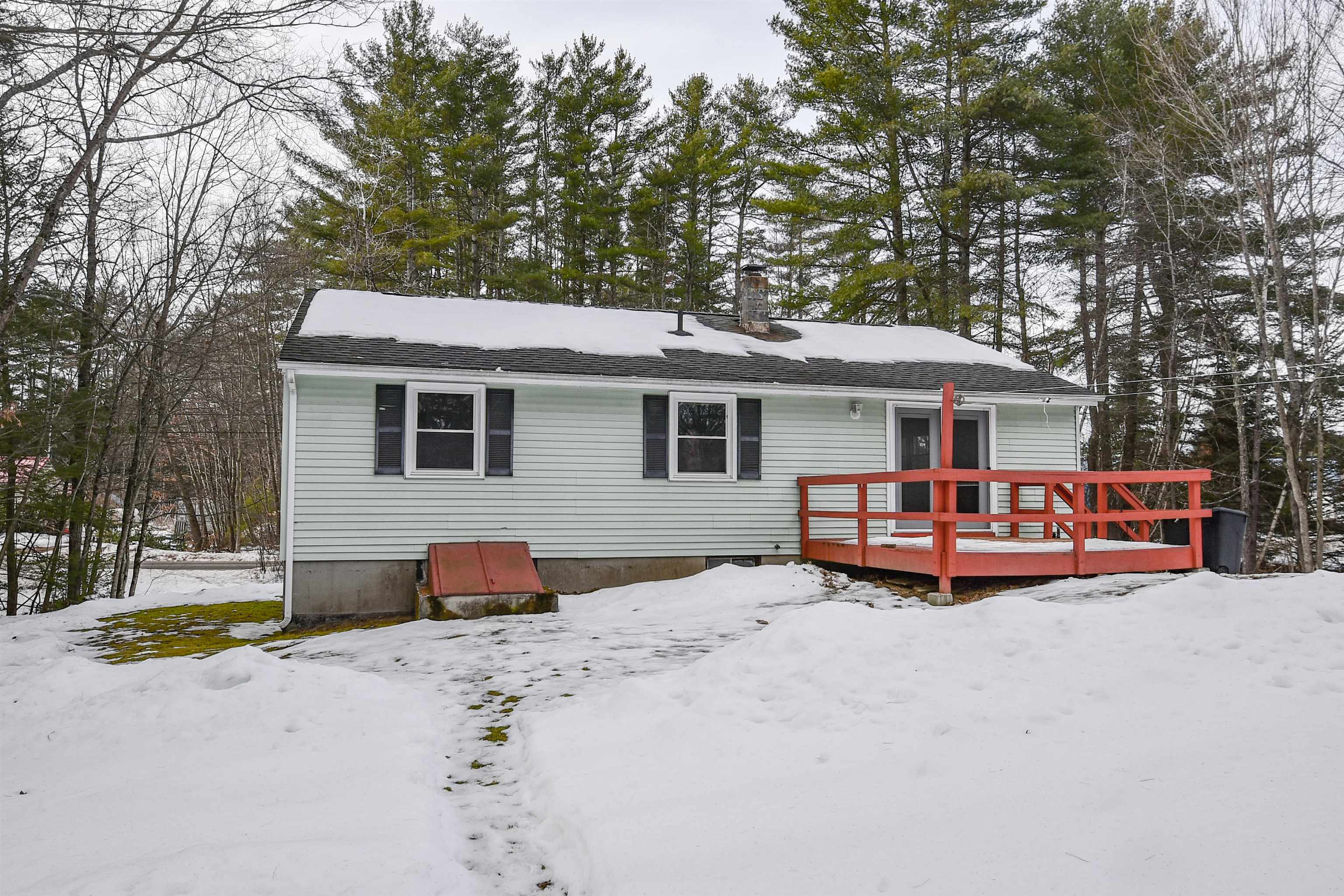 70 Forrest Rd, Northfield, NH 03276