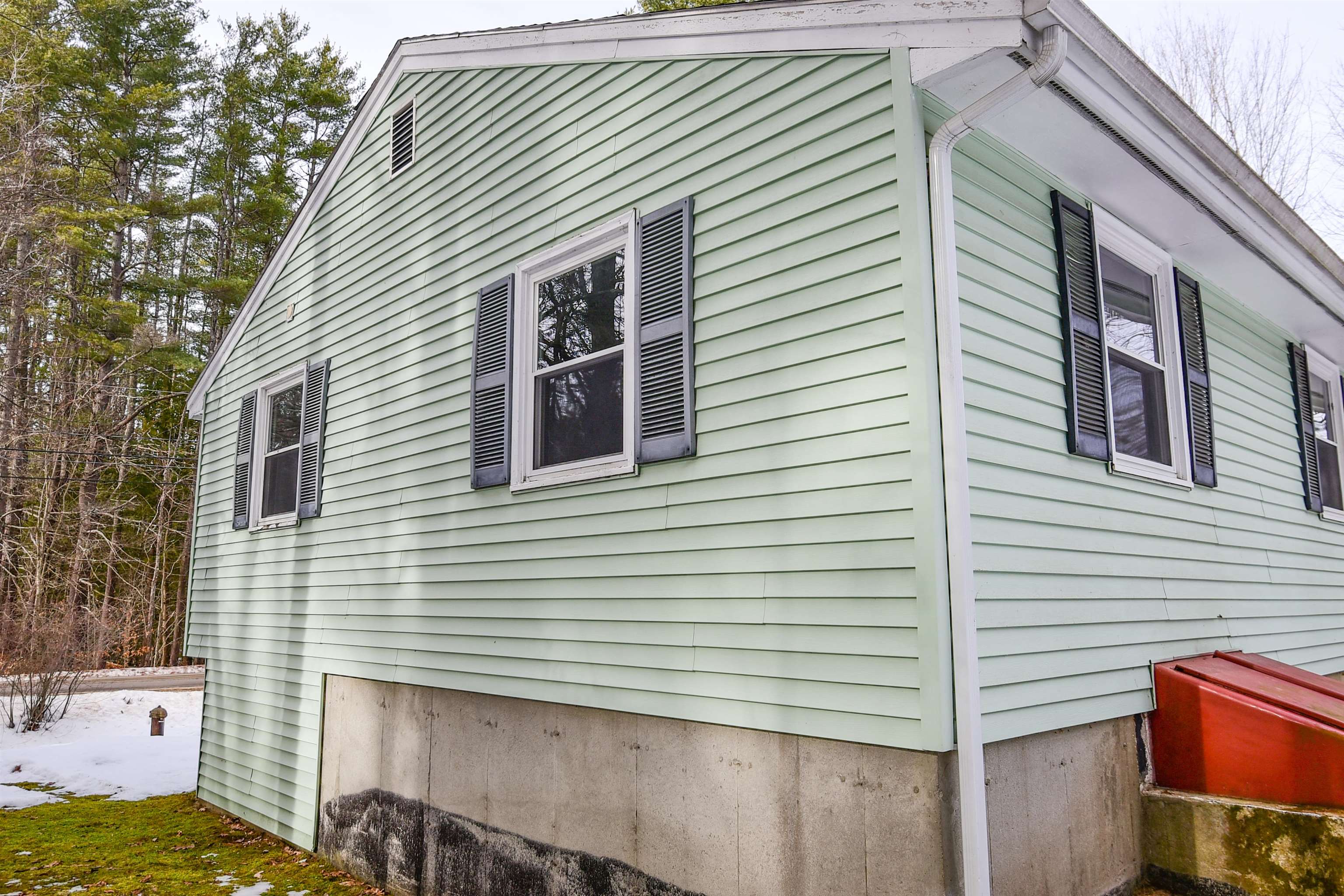 70 Forrest Rd, Northfield, NH 03276