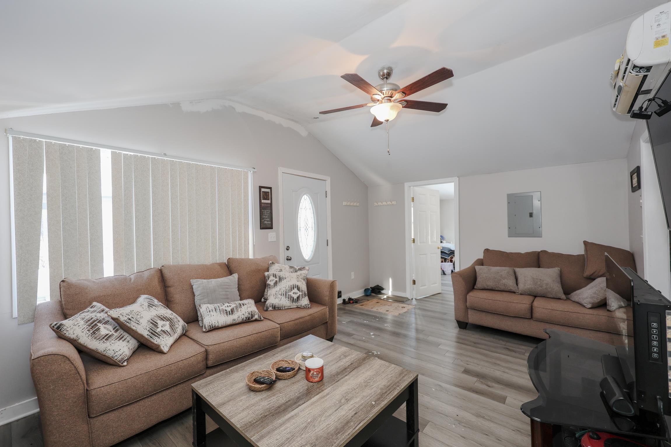 12 Roosevelt Lane — photo 3