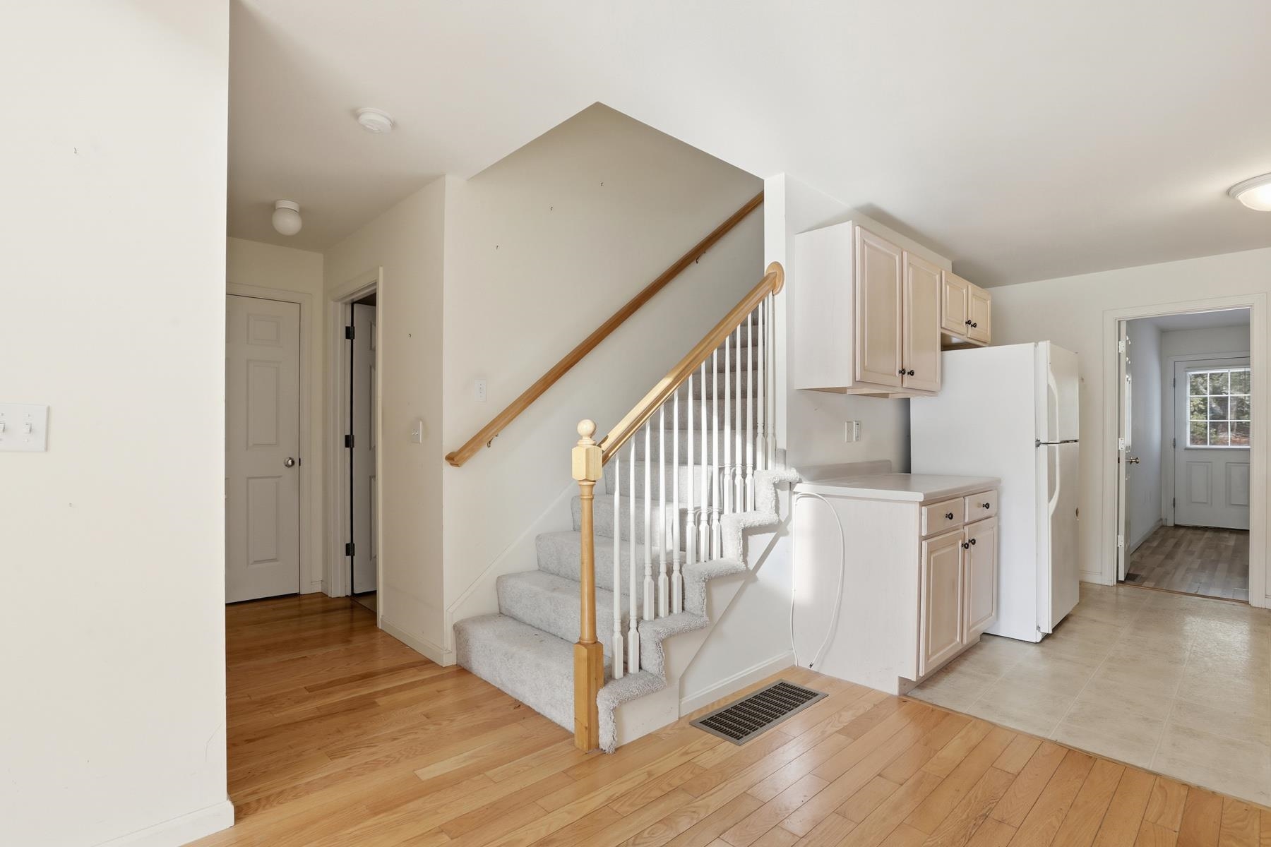 34 Pleasant St, Windham, NH 03087