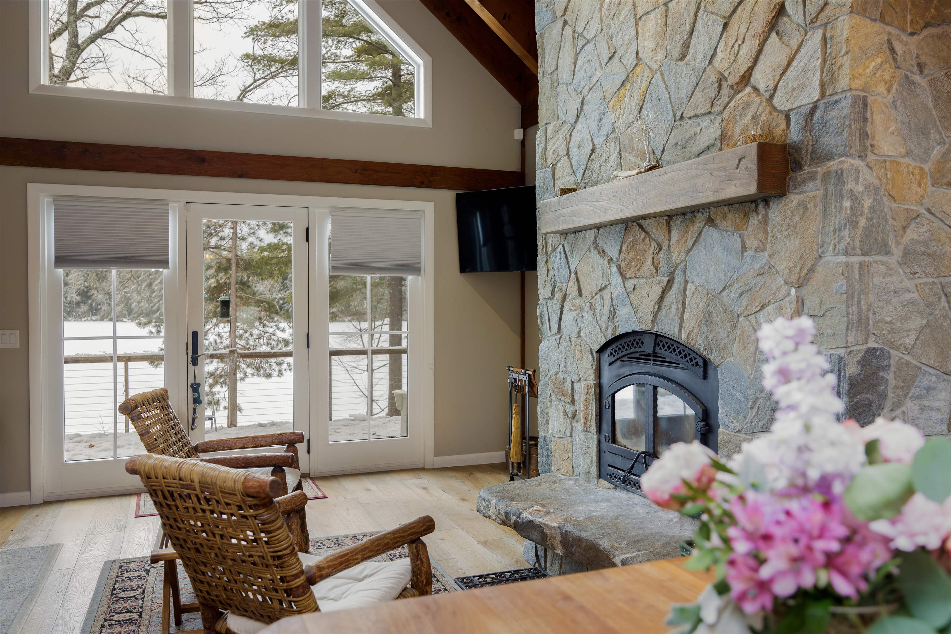 6 Samoset Rd, Sunapee, NH 03782