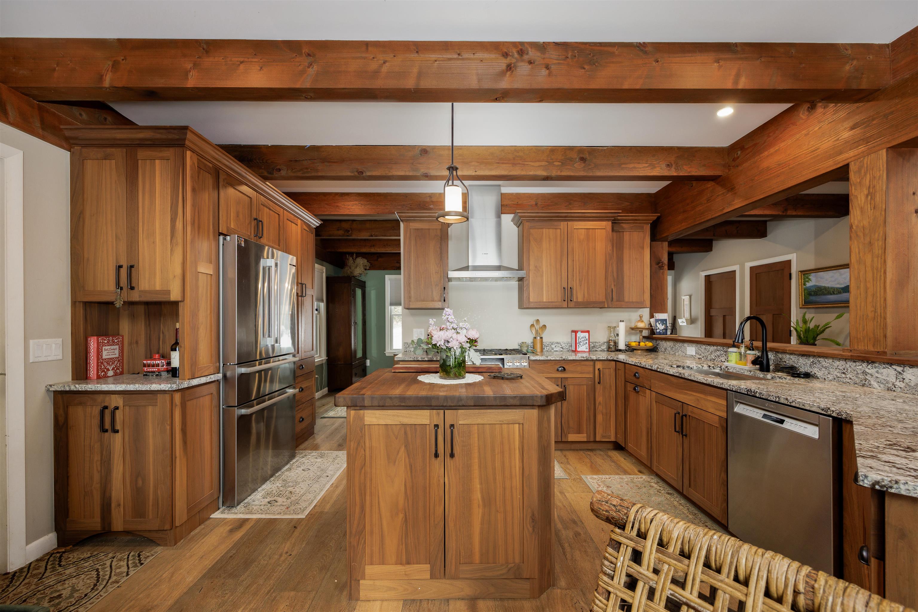 6 Samoset Rd, Sunapee, NH 03782