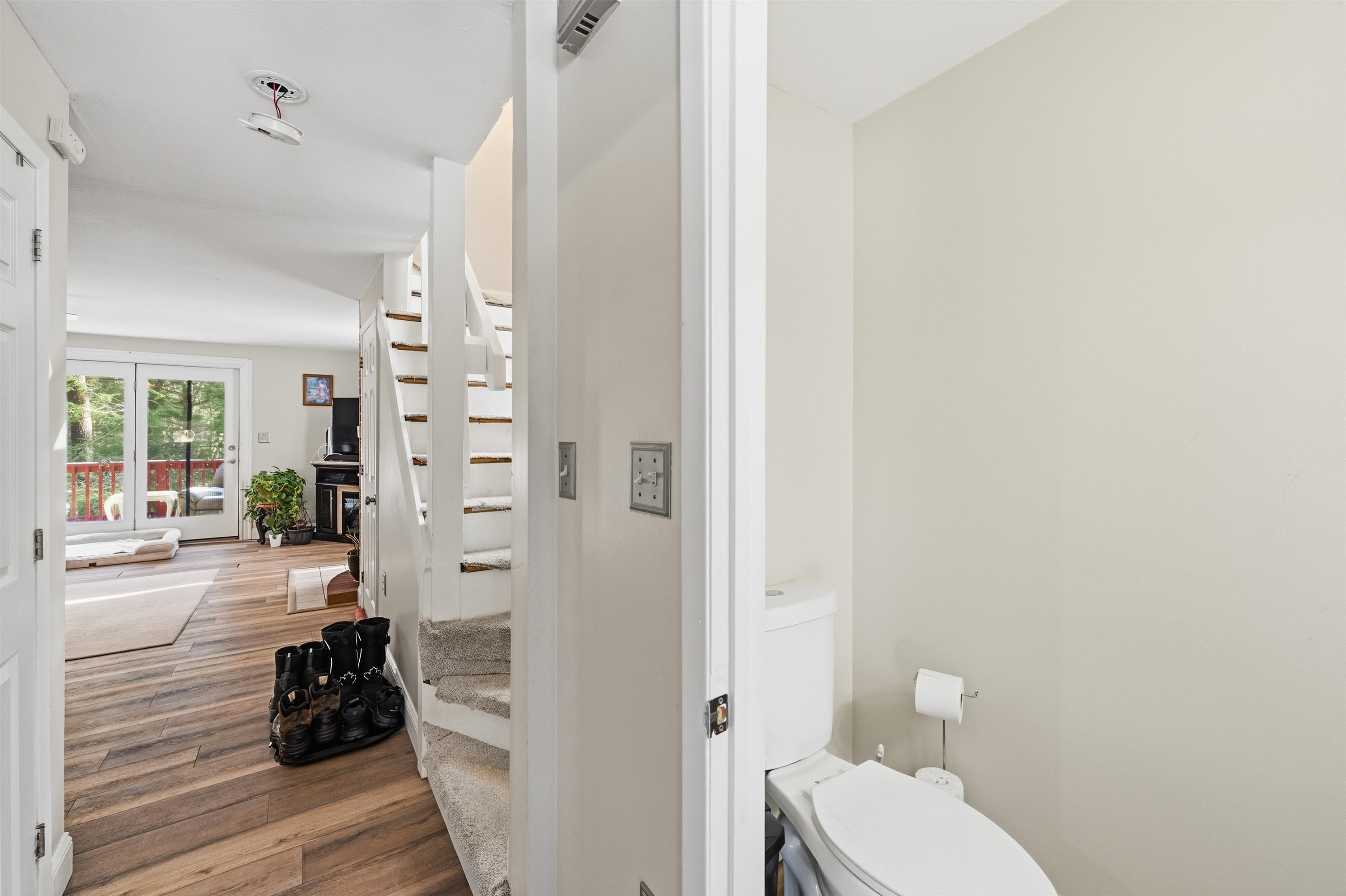 15A David Dr, Hudson, NH 03051