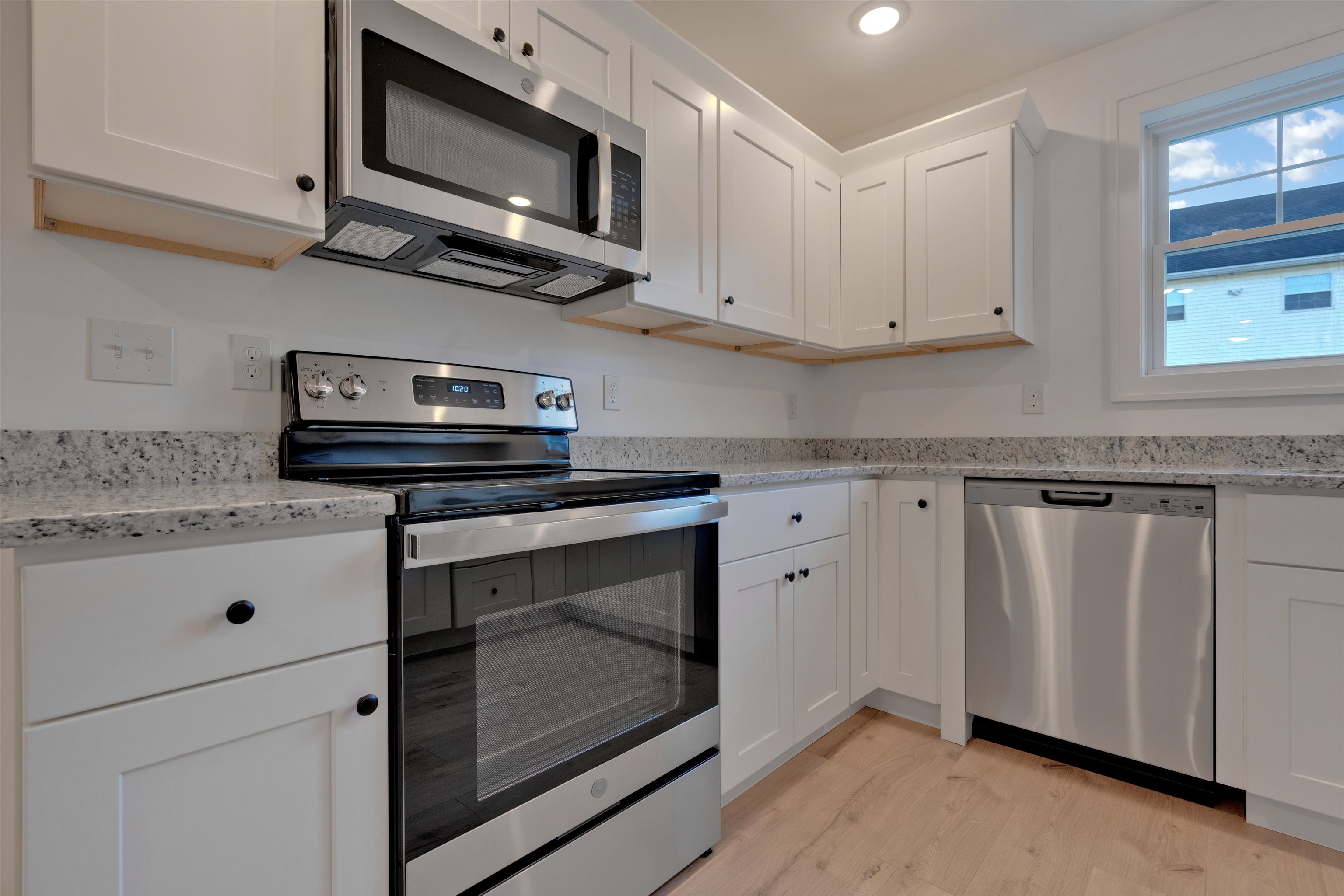 4 Cape Coral Way, Rochester, NH 03867