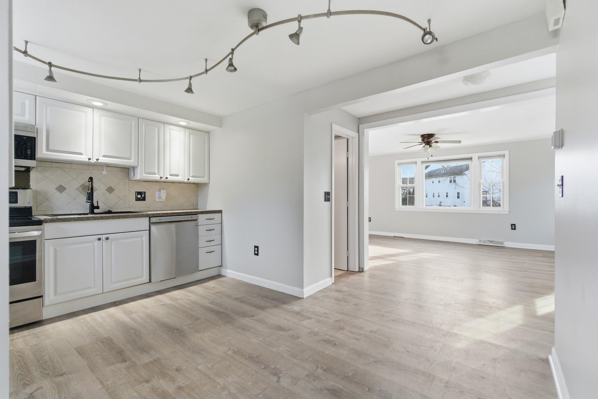 25 Kern Dr, Nashua, NH 03060