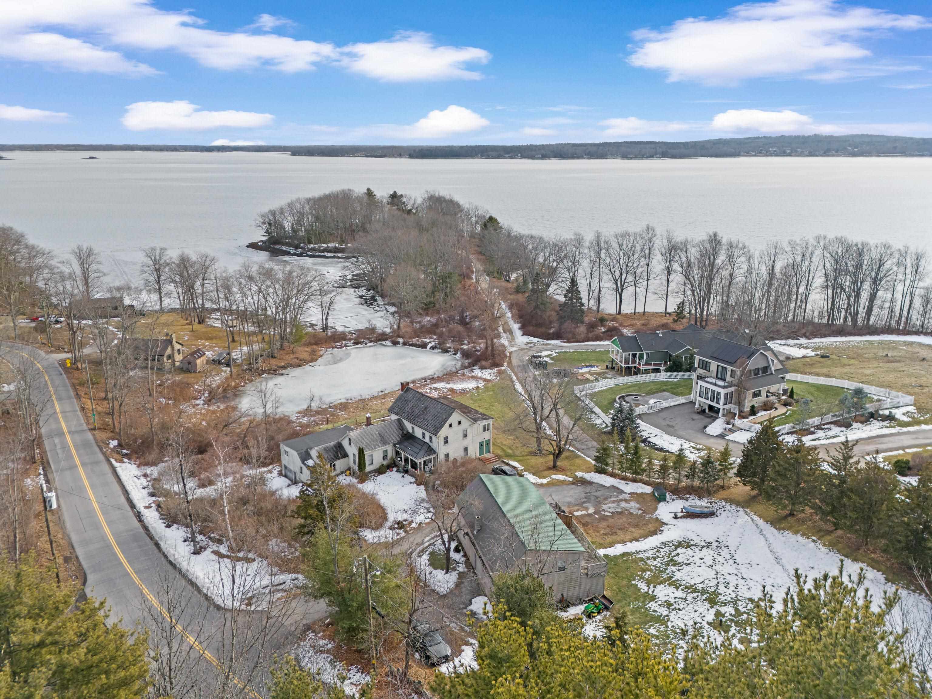 274 Bay Rd, Newmarket, NH 03857