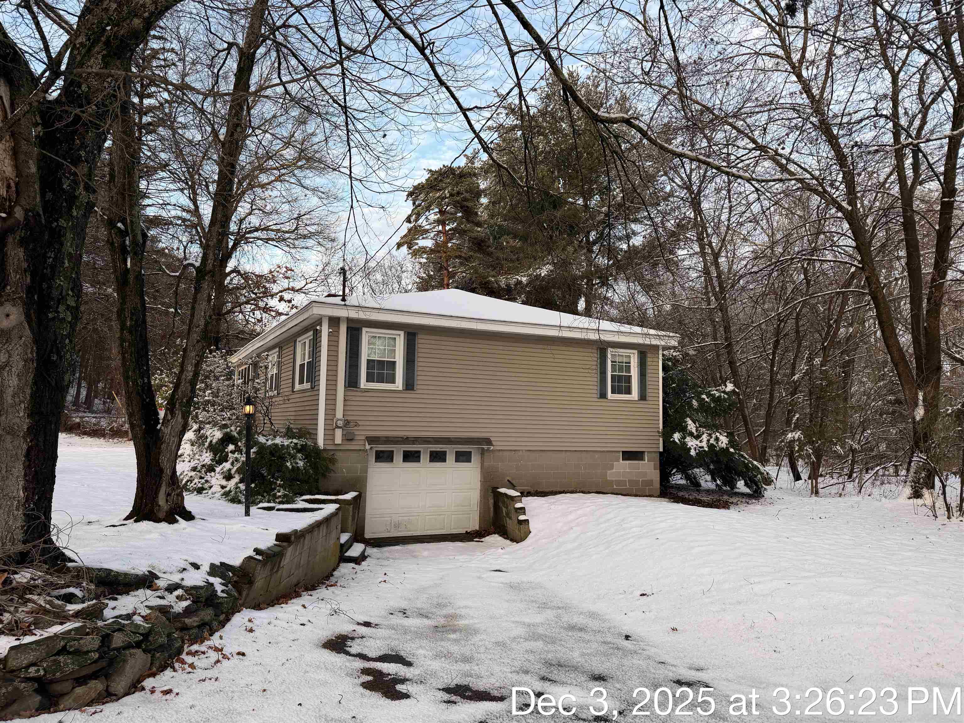 117 Lawrence Rd, Salem, NH 03079