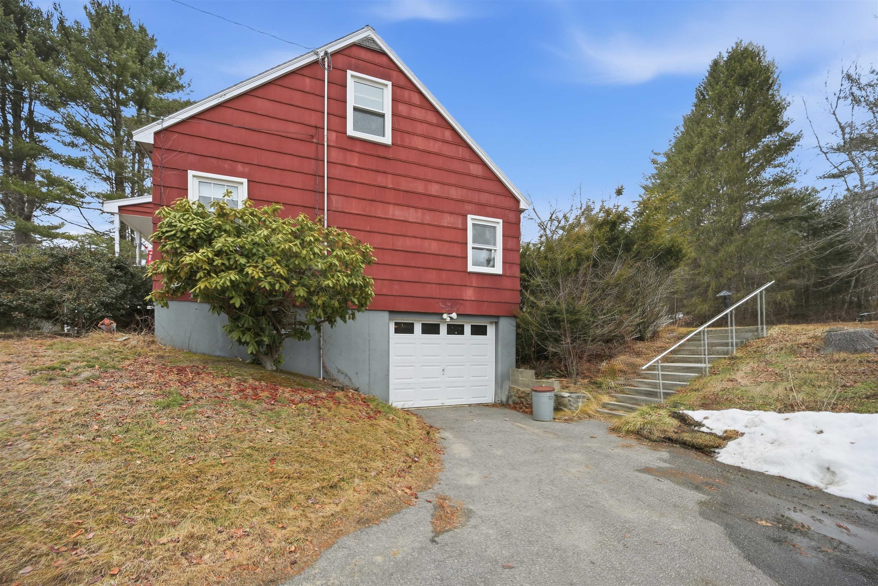 275 Main St, Plaistow, NH 03865