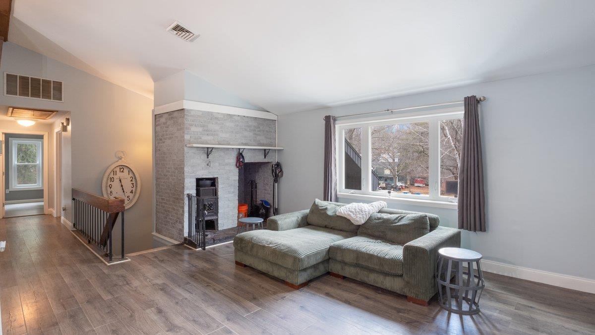 48 Redfield Cir, Derry, NH 03038